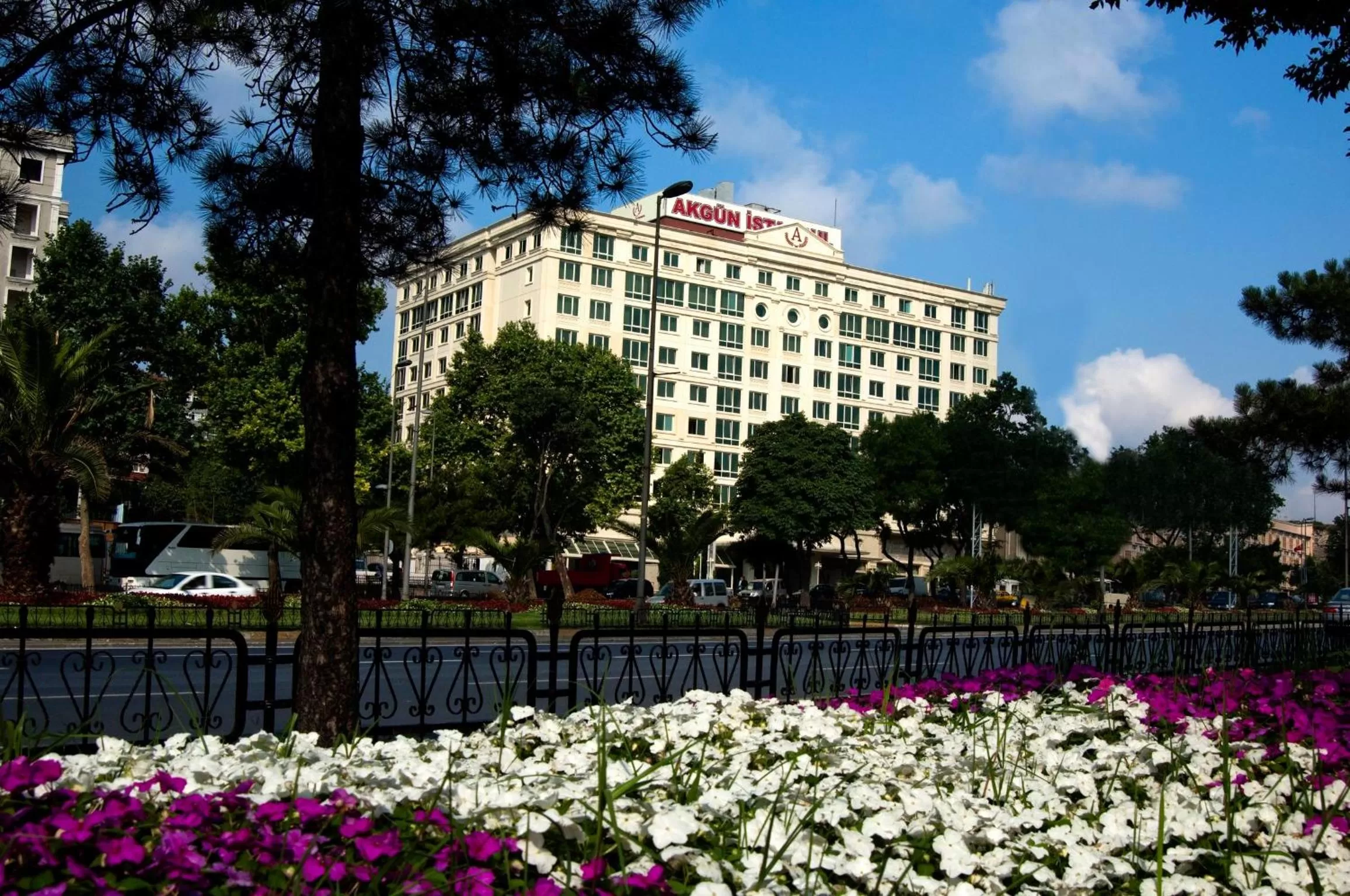 Facade/entrance in Akgun Istanbul Hotel