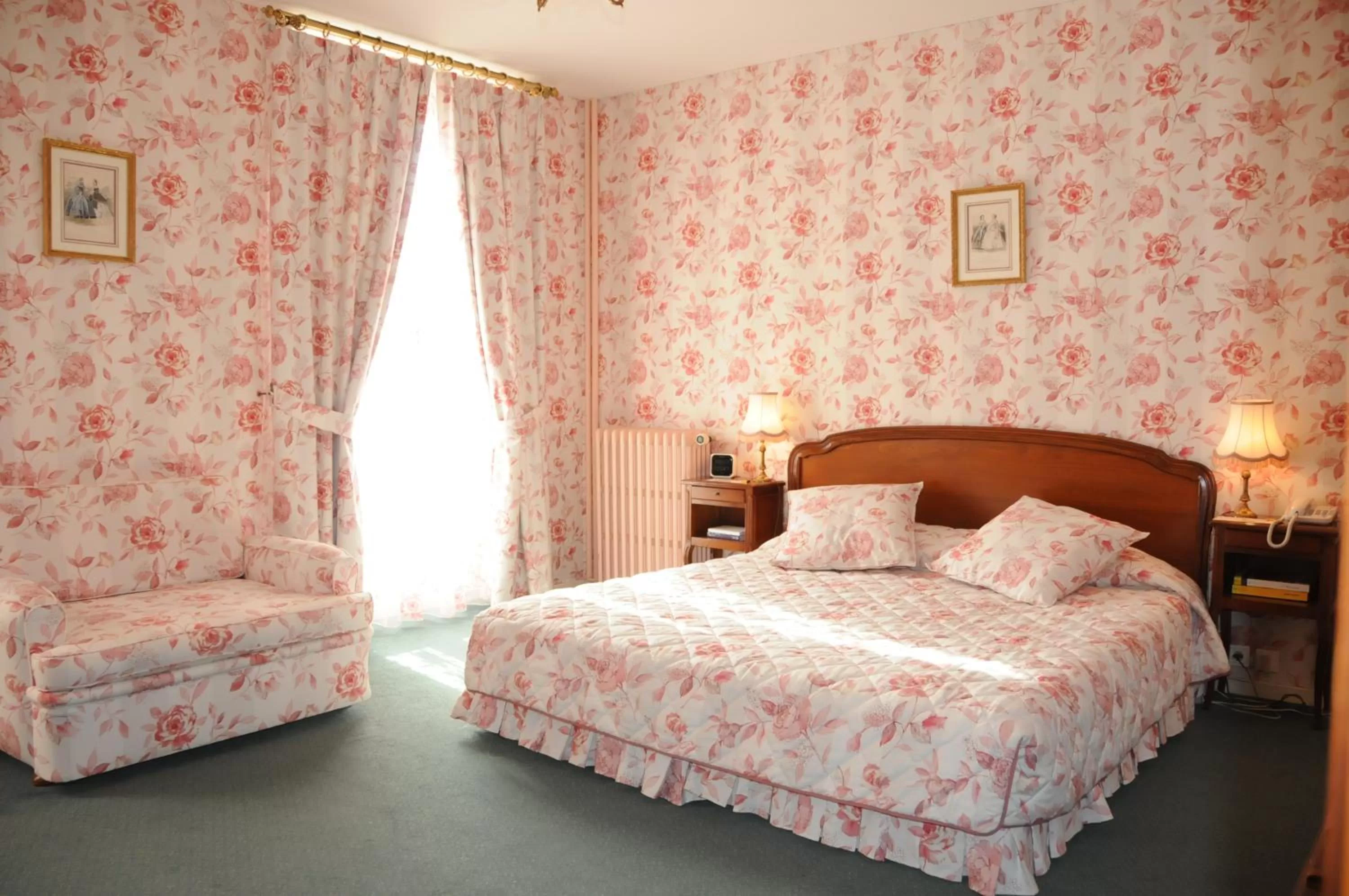 Bedroom, Bed in Château Des Bondons EI