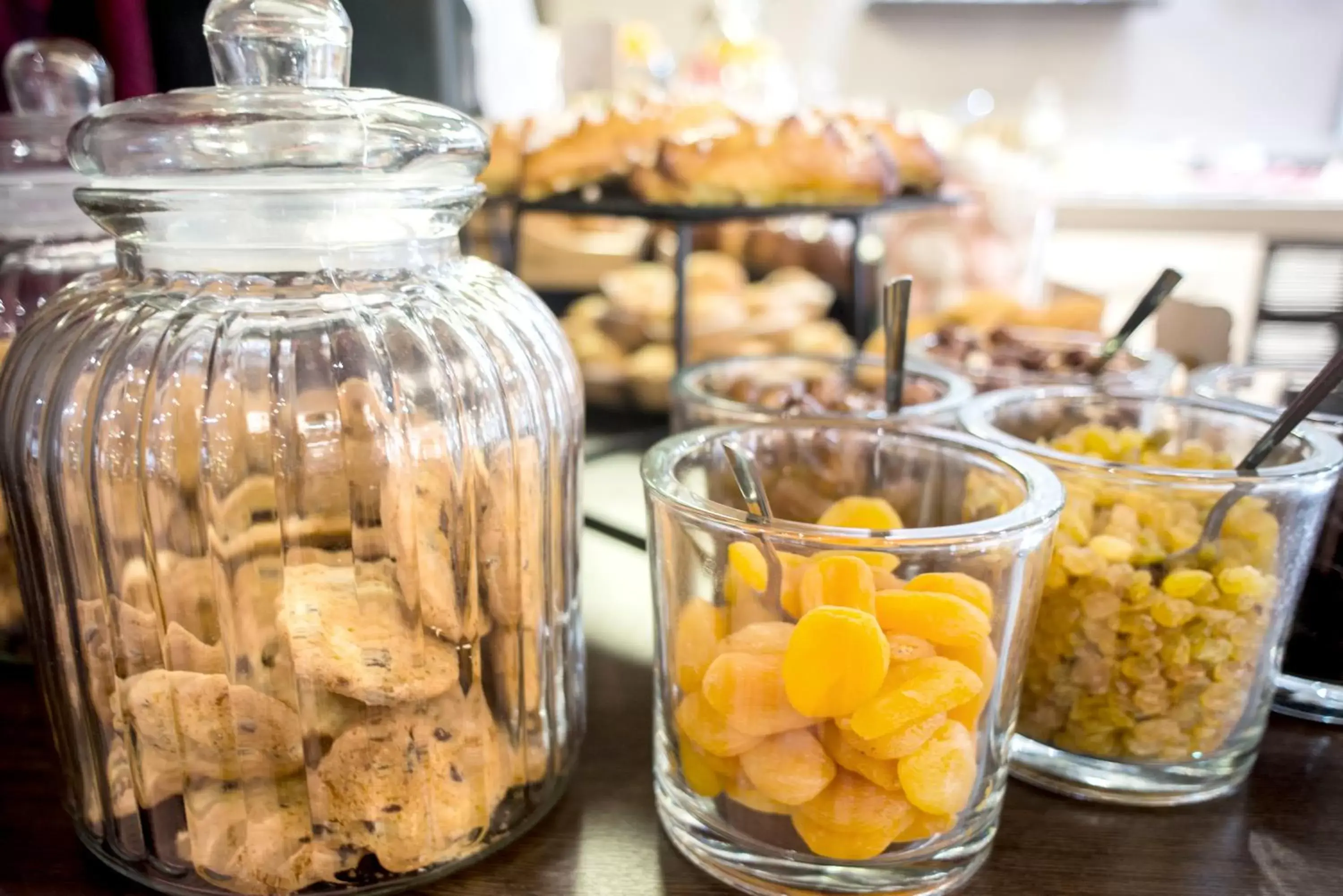 Buffet breakfast in Mercure Bordeaux Centre Gare Saint Jean