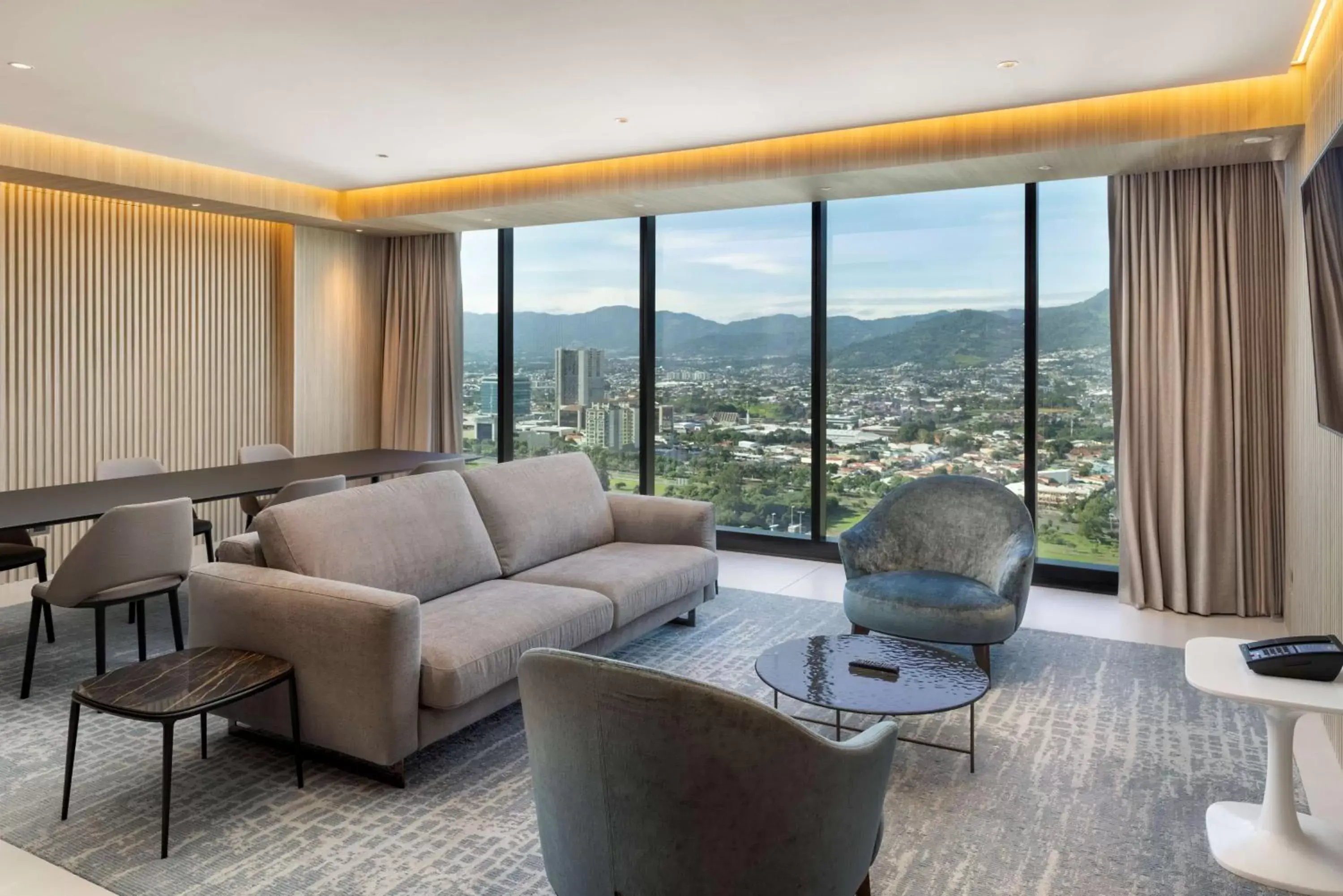 Bedroom, Seating Area in Hilton San Jose La Sabana