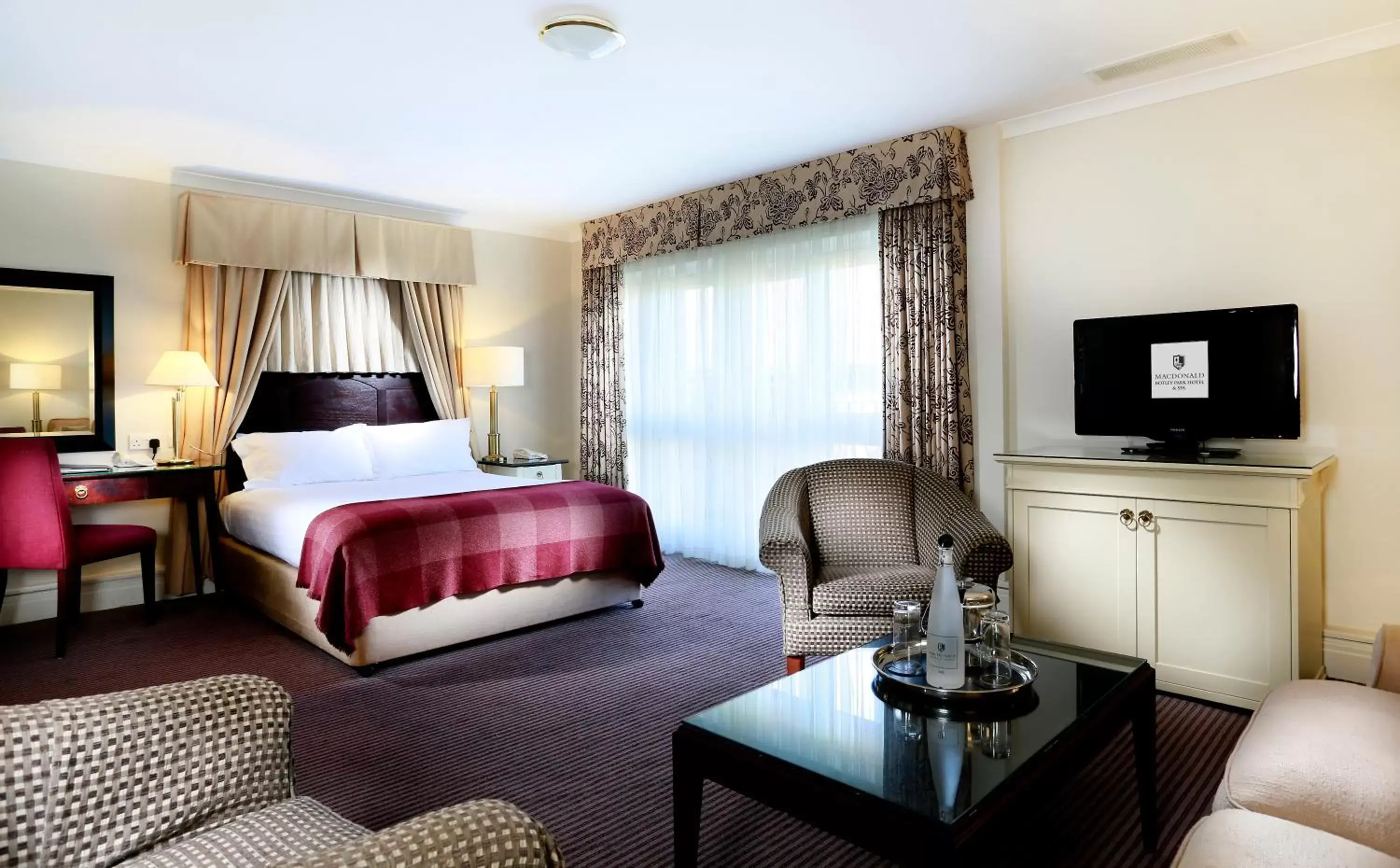 Bedroom in Macdonald Botley Park Hotel & Spa