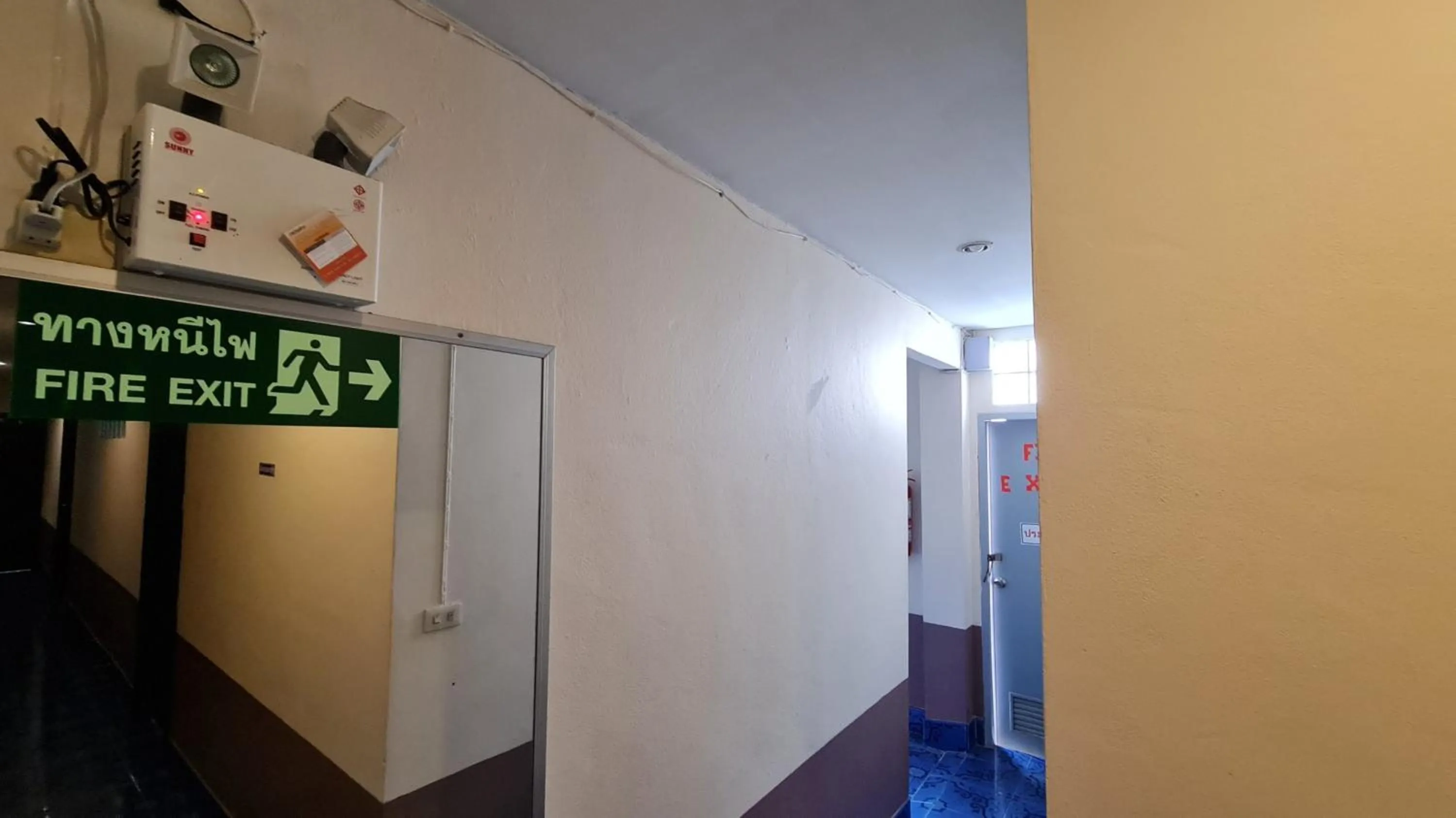 Property building in Vech Guesthouse Patong