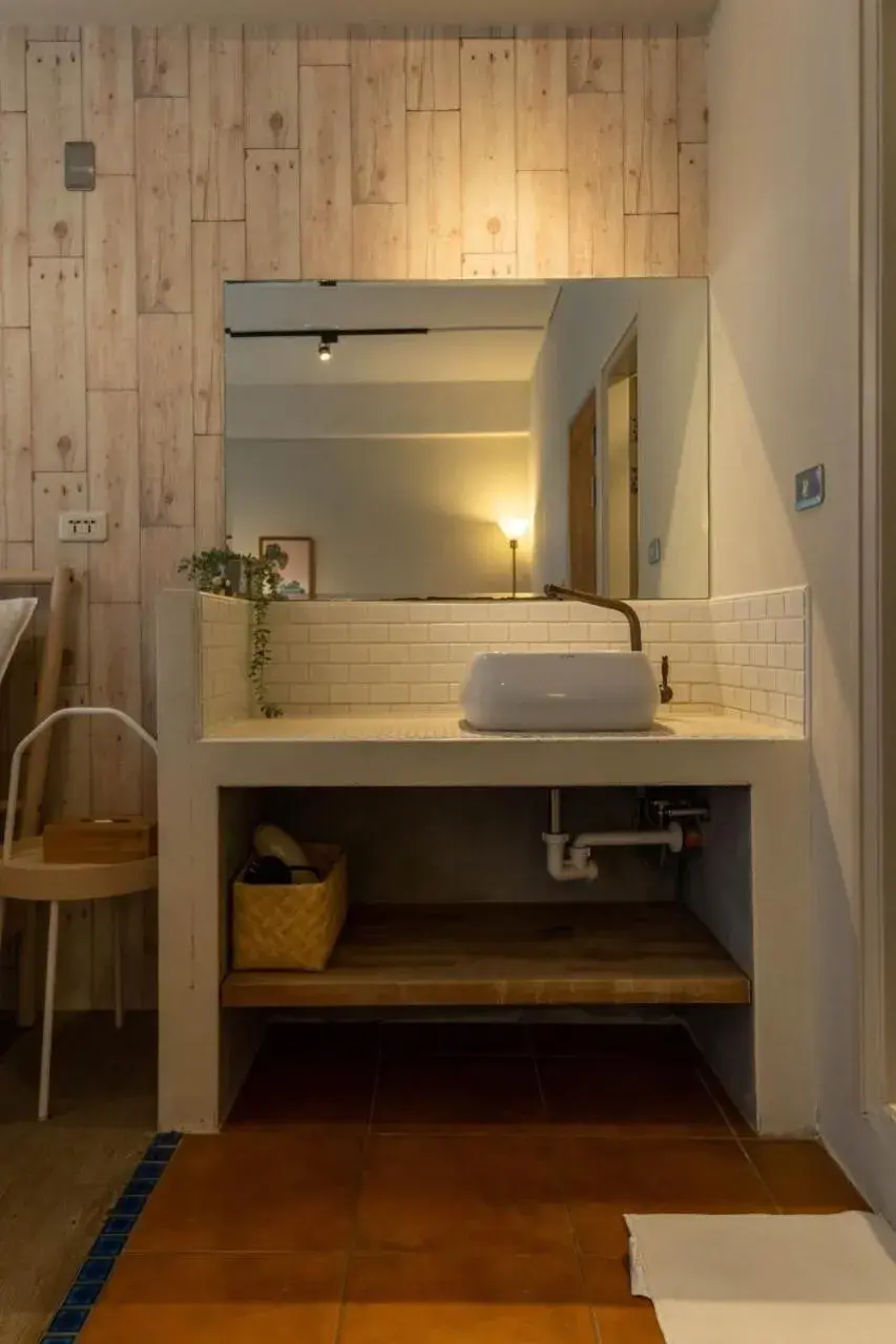 Shower, Bathroom in Cozy House Hostel