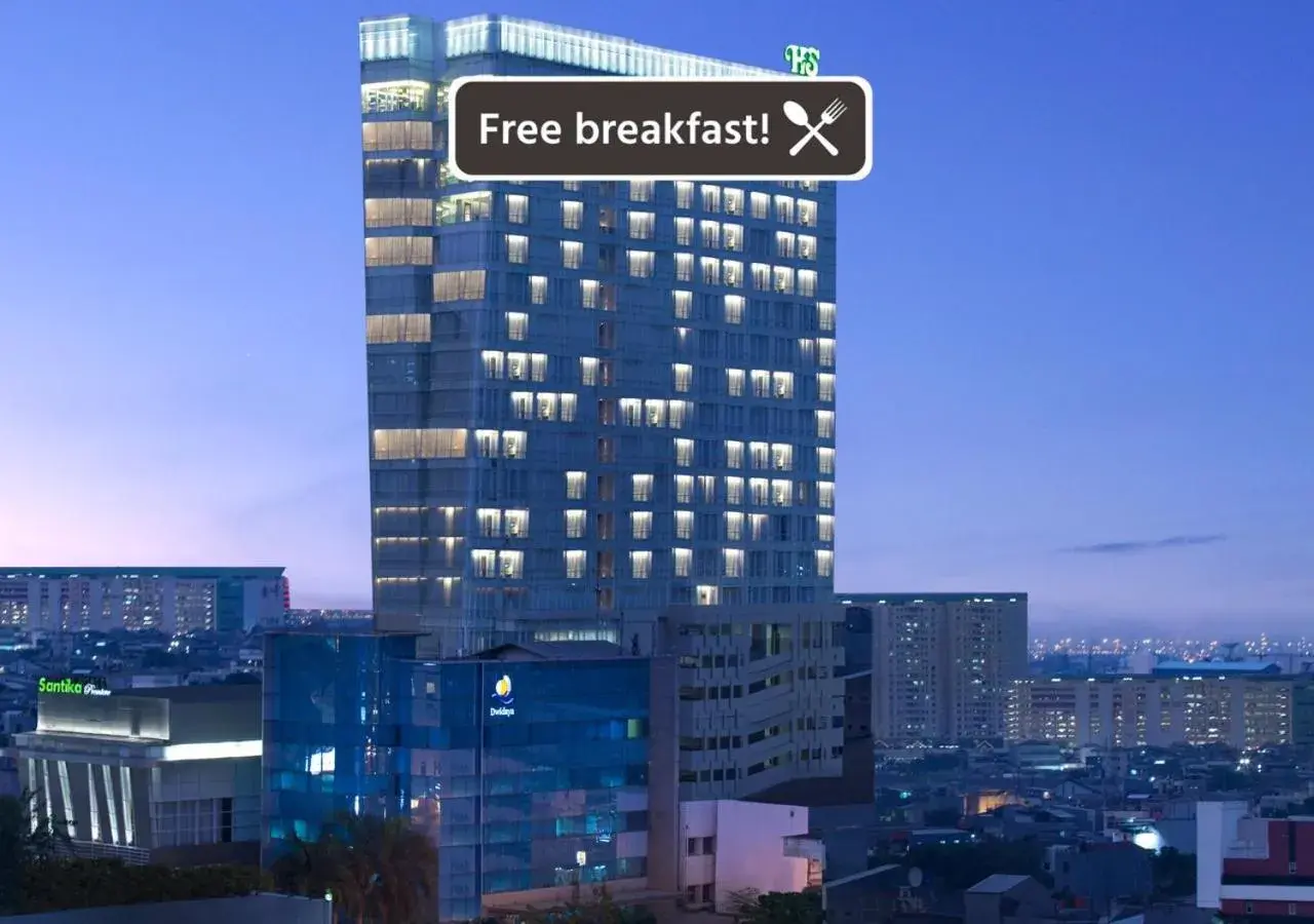 Facade/entrance in Hotel Santika Premiere Hayam Wuruk Jakarta Facade/entrance in Hotel Santika Premiere Hayam Wuruk Jakarta