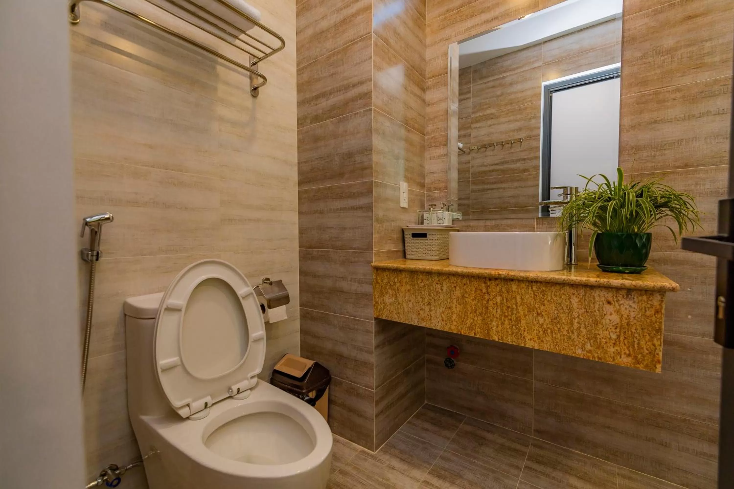 Bathroom in Khanh Uyen 3 Hotel