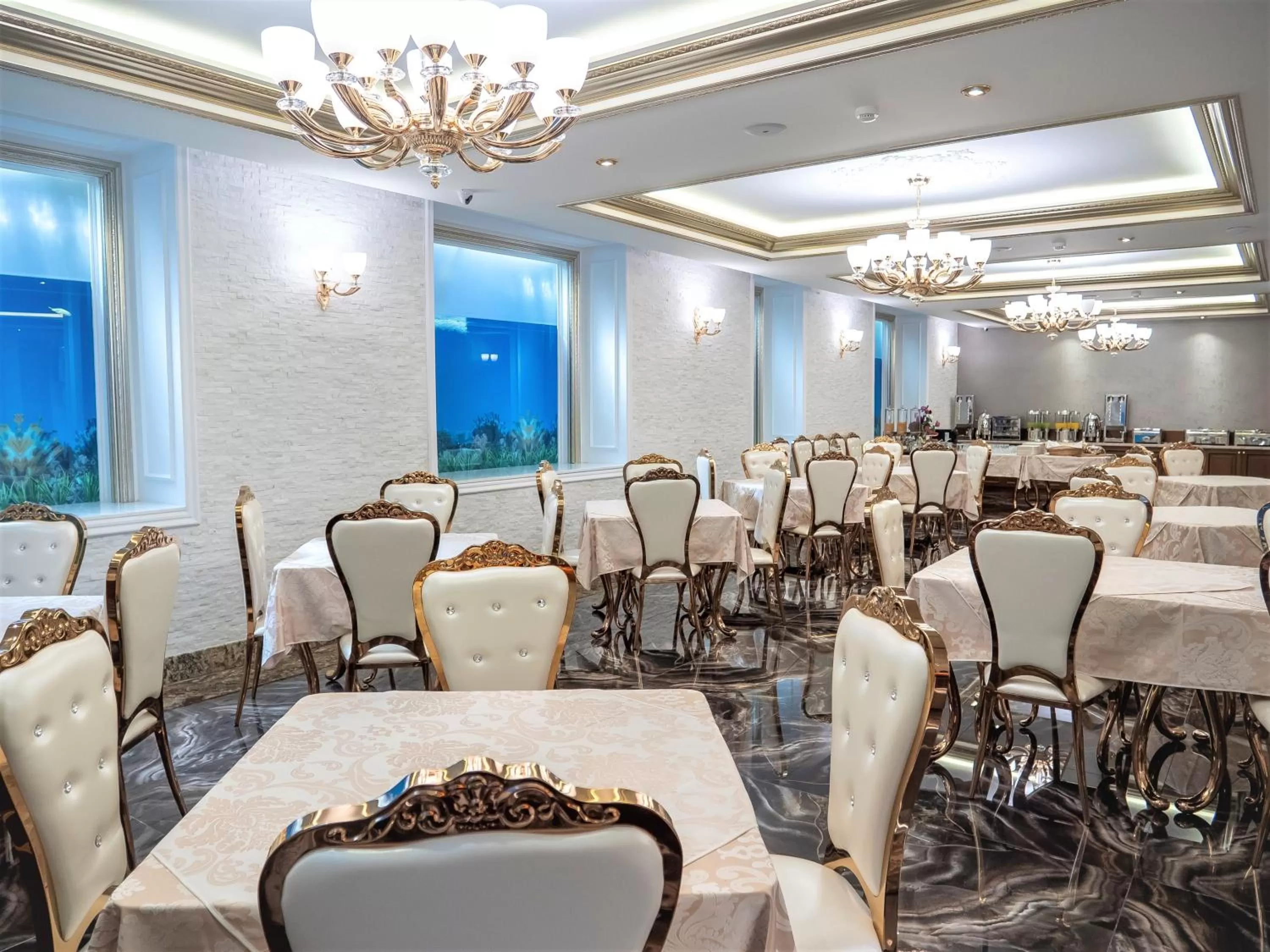 Restaurant/places to eat in Hotel Boka