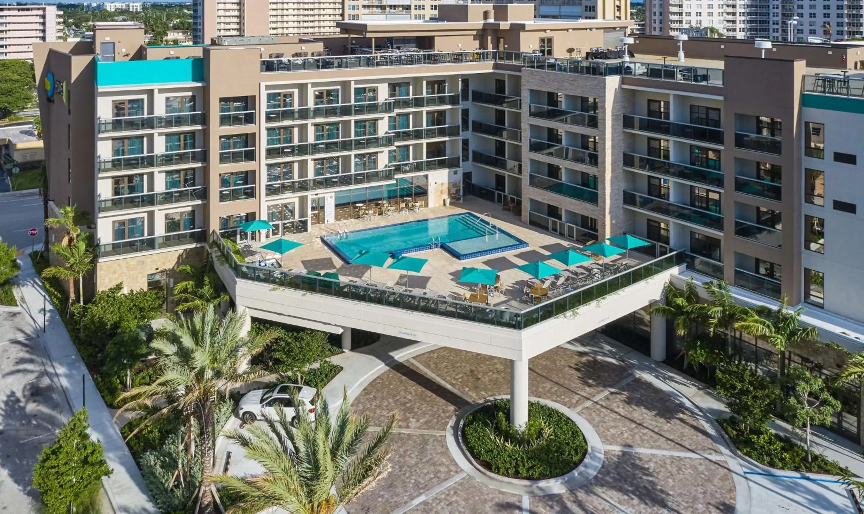 Property building, Pool View in Tru By Hilton Pompano Beach Pier