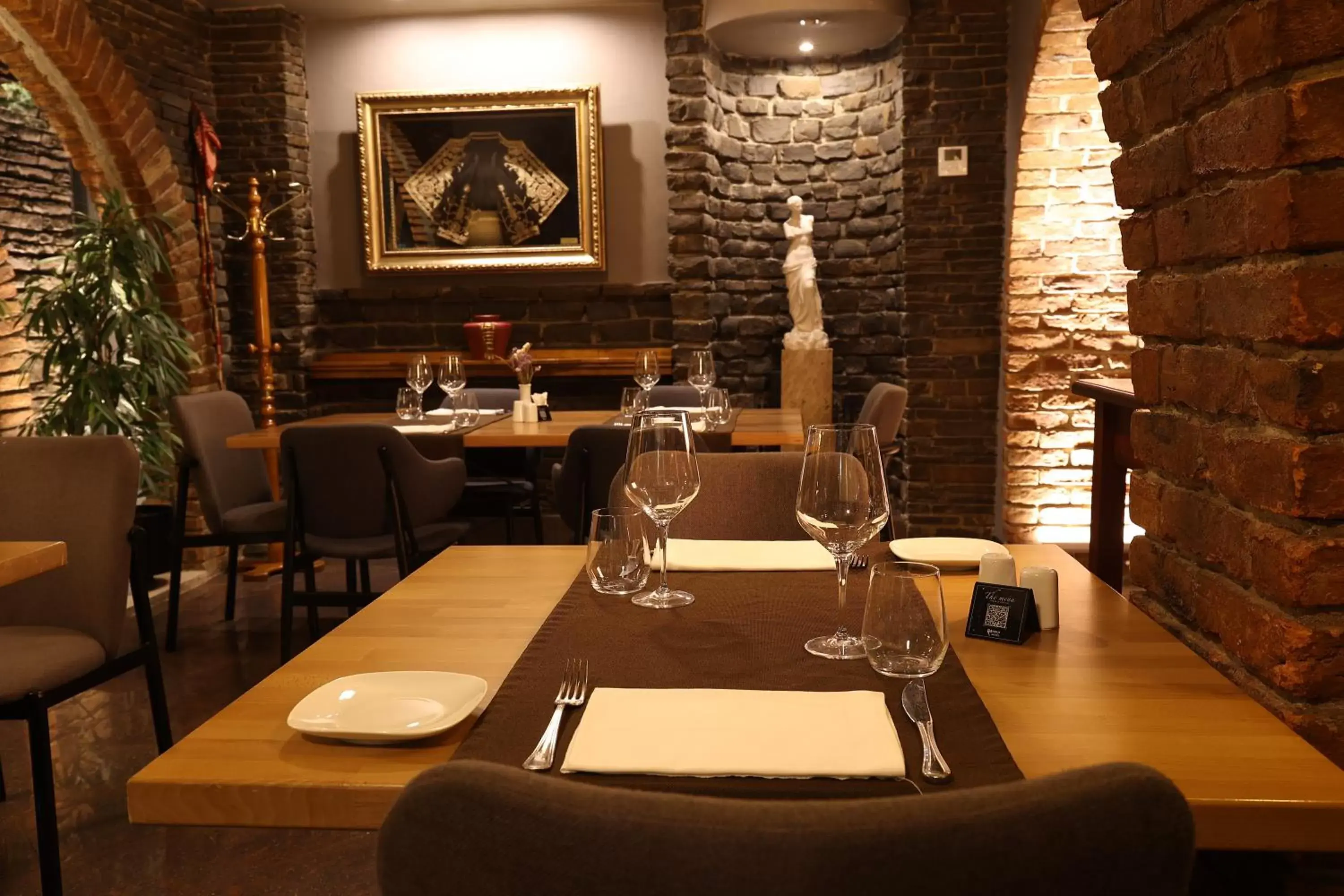 Restaurant/places to eat in Mondial Hotel Restaurant/places to eat in Mondial Hotel