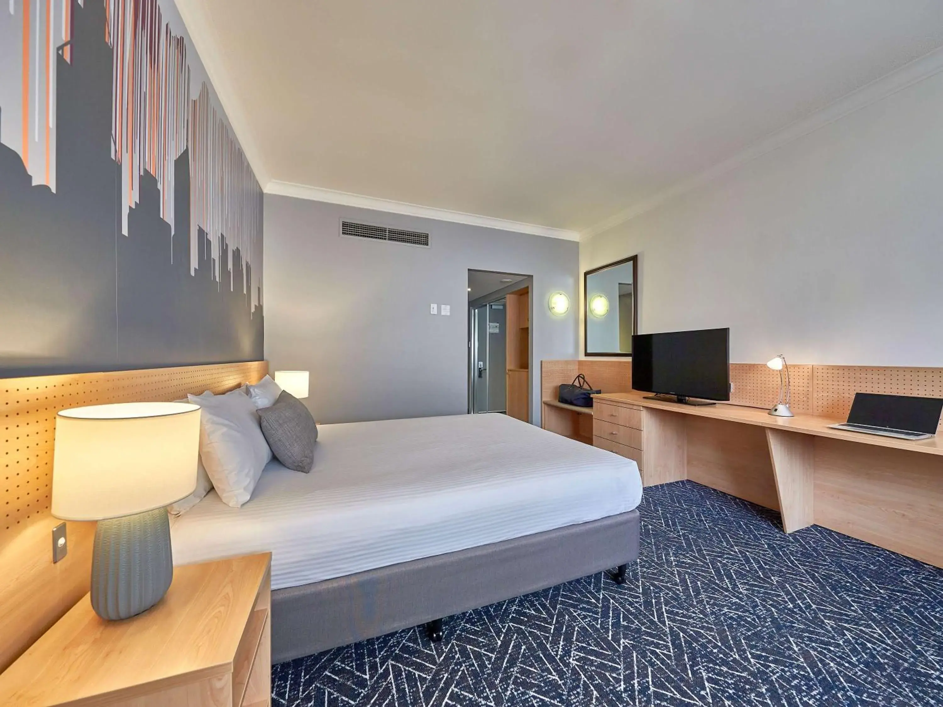 Bedroom, Bed in Mercure Perth