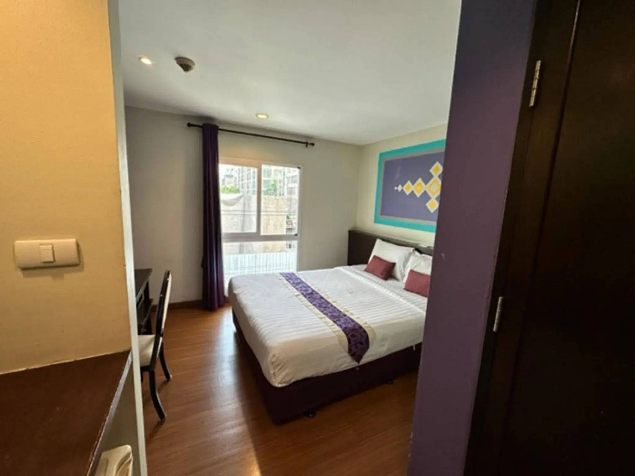 Bed in Sawasdee Hotel @ Sukhumvit Soi 8 Bed in Sawasdee Hotel @ Sukhumvit Soi 8