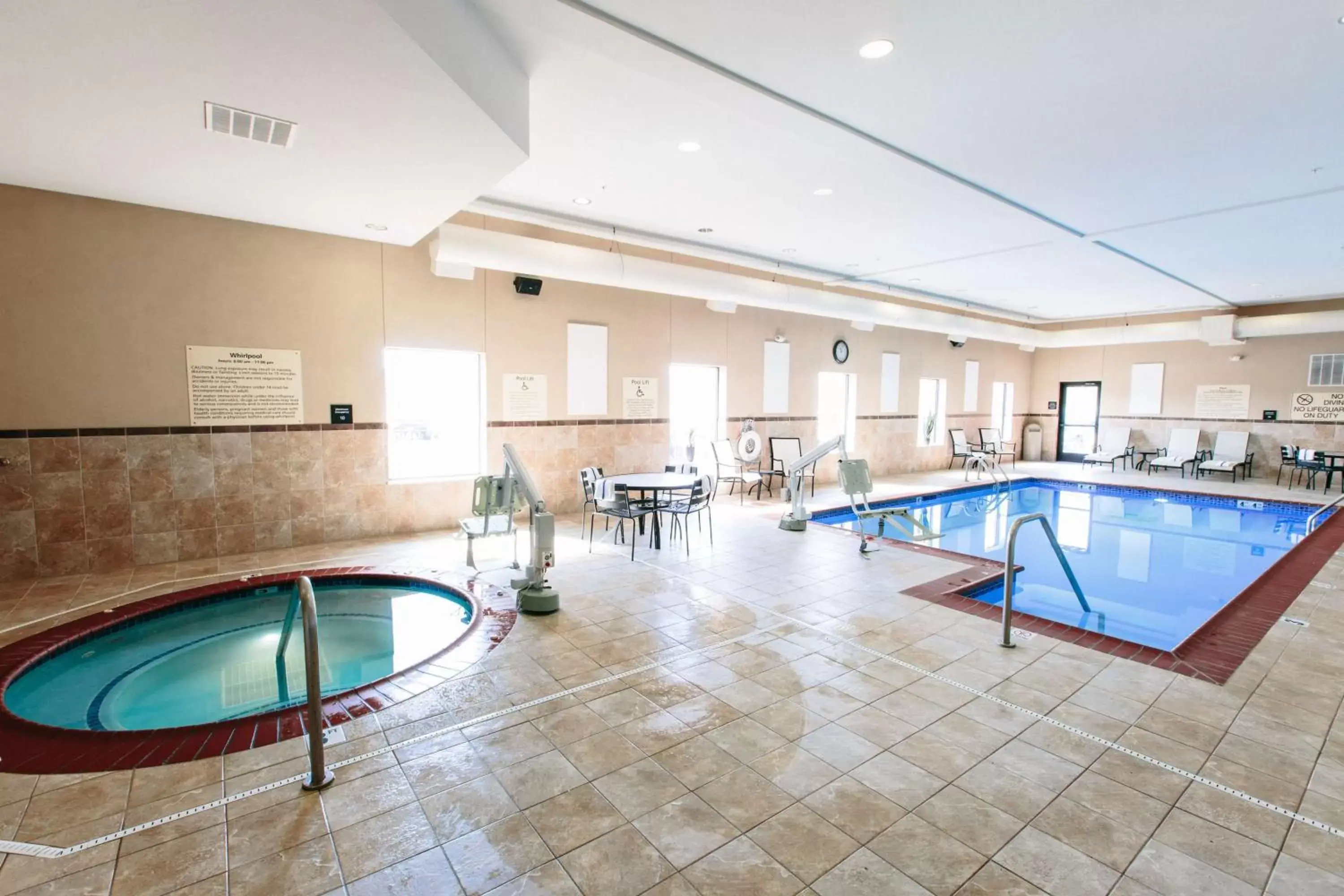 Pool view, Swimming Pool in Hampton Inn & Suites Effingham