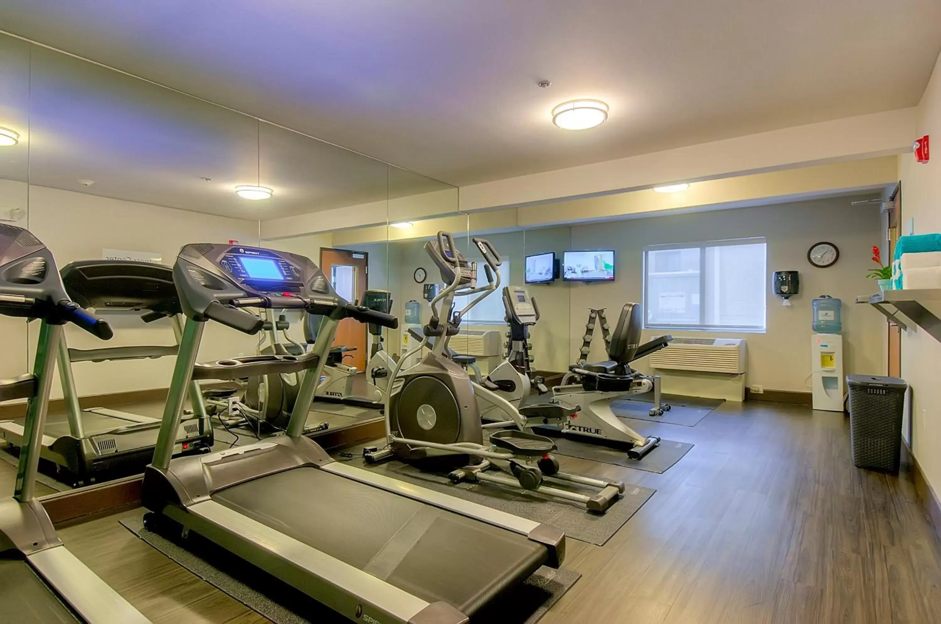 Fitness centre/facilities, Fitness Center/Facilities in Holiday Inn Express Hotel & Suites Carlsbad Beach, an IHG Hotel