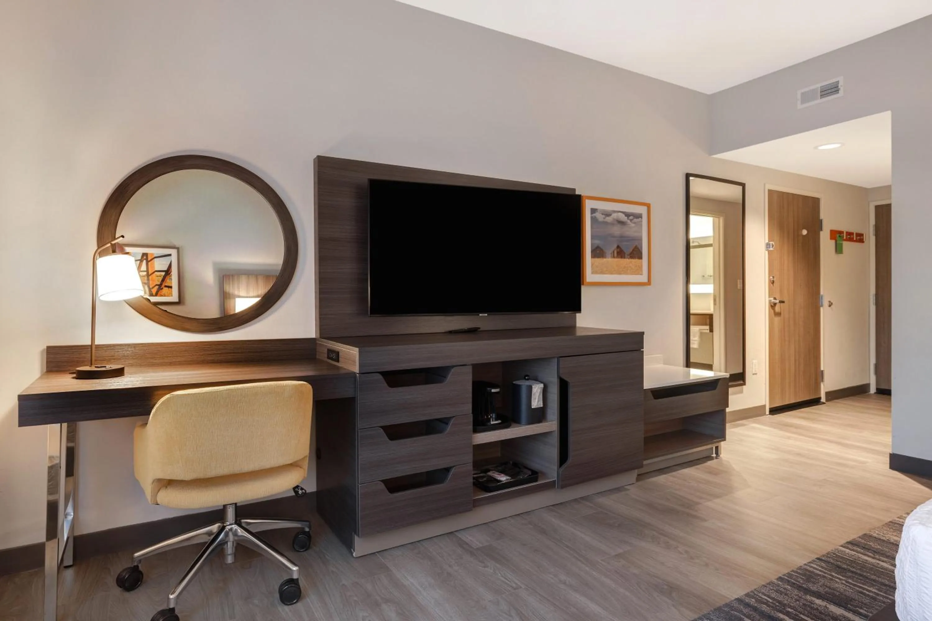 TV and multimedia, Bed in Hampton Inn Chicago Orland Park