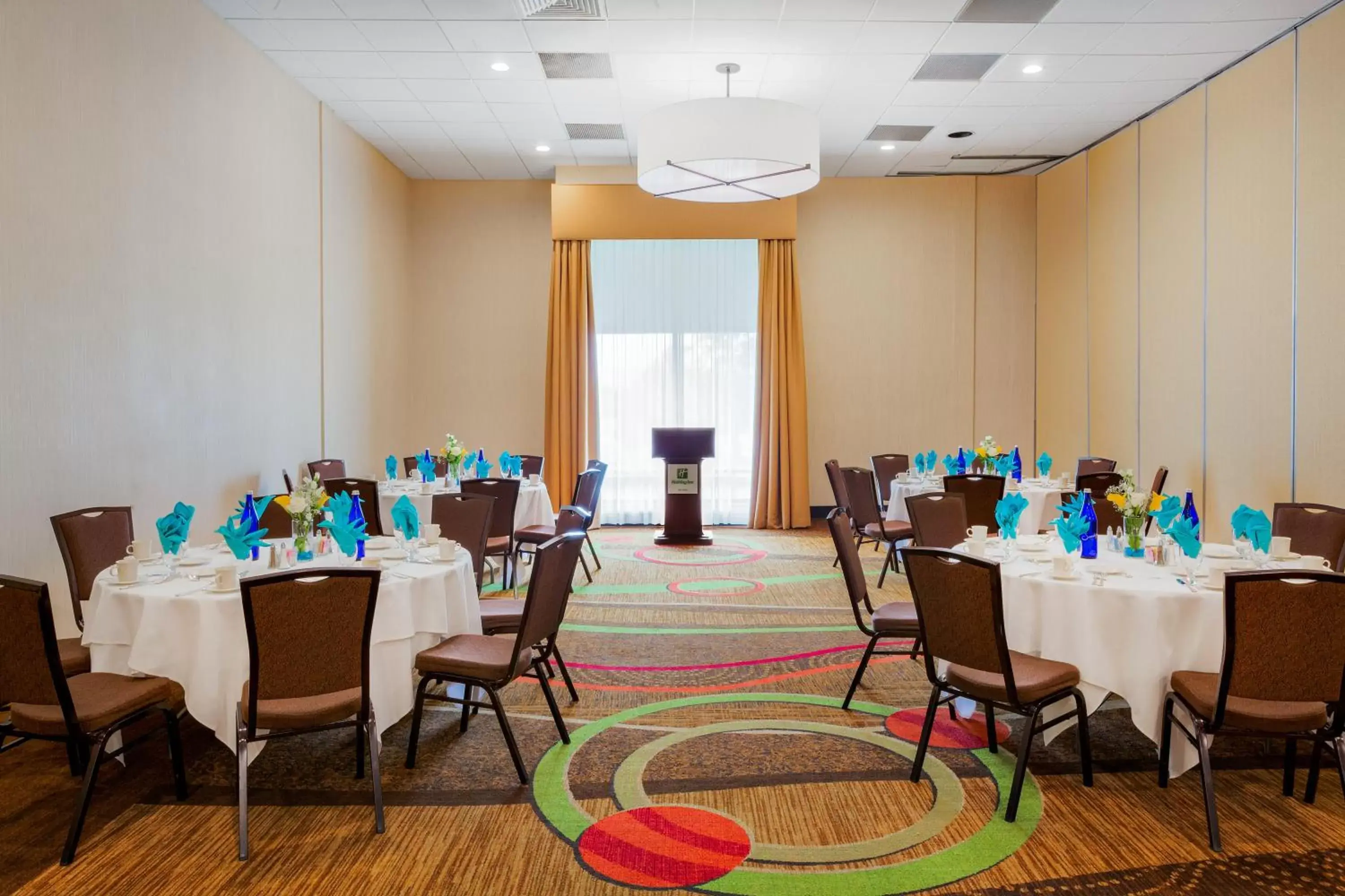 Meeting/conference room, Restaurant/Places to Eat in Holiday Inn San Jose-Silicon Valley, an IHG Hotel