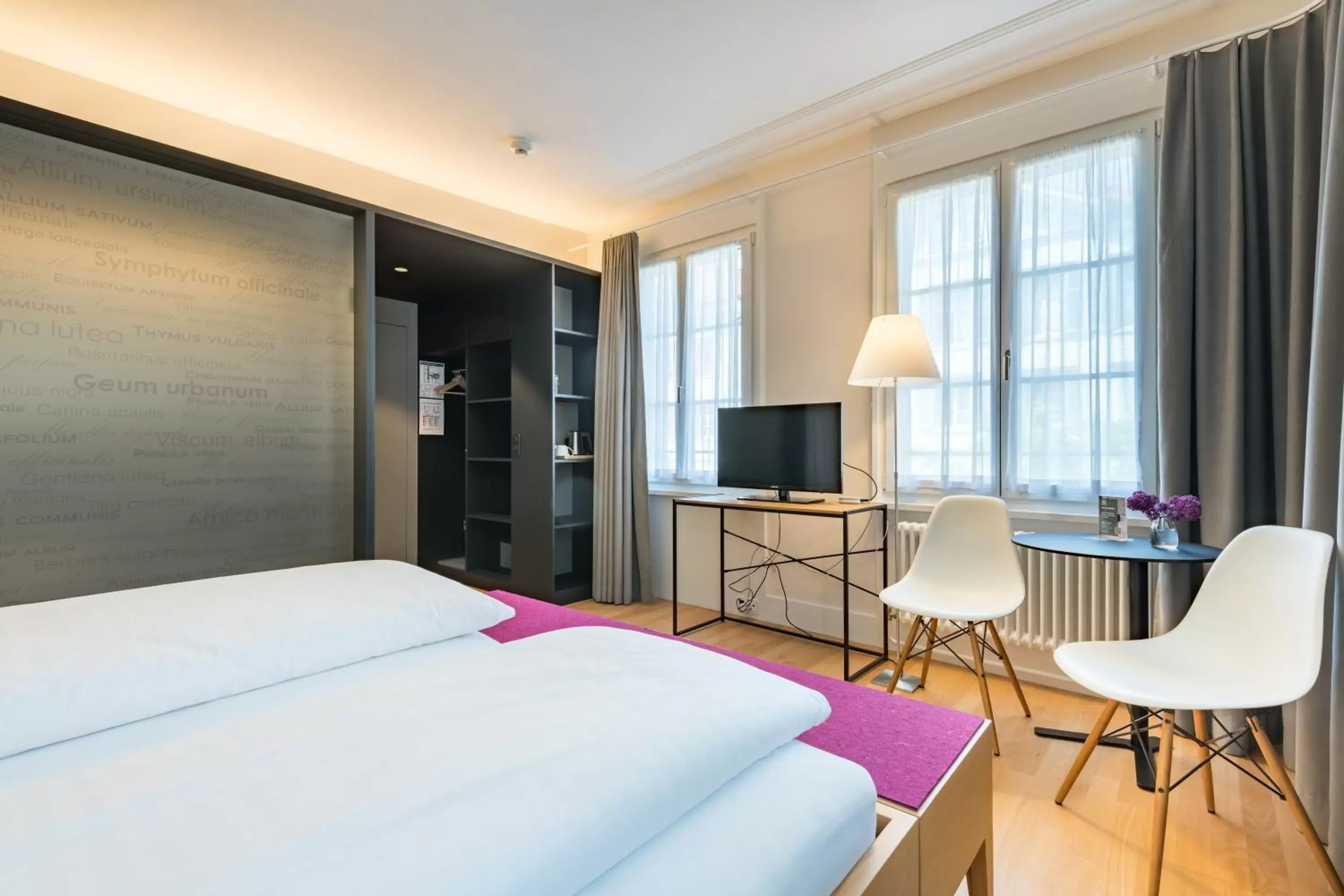 Bedroom, TV/Entertainment Center in Linde Heiden Swiss Quality Hotel