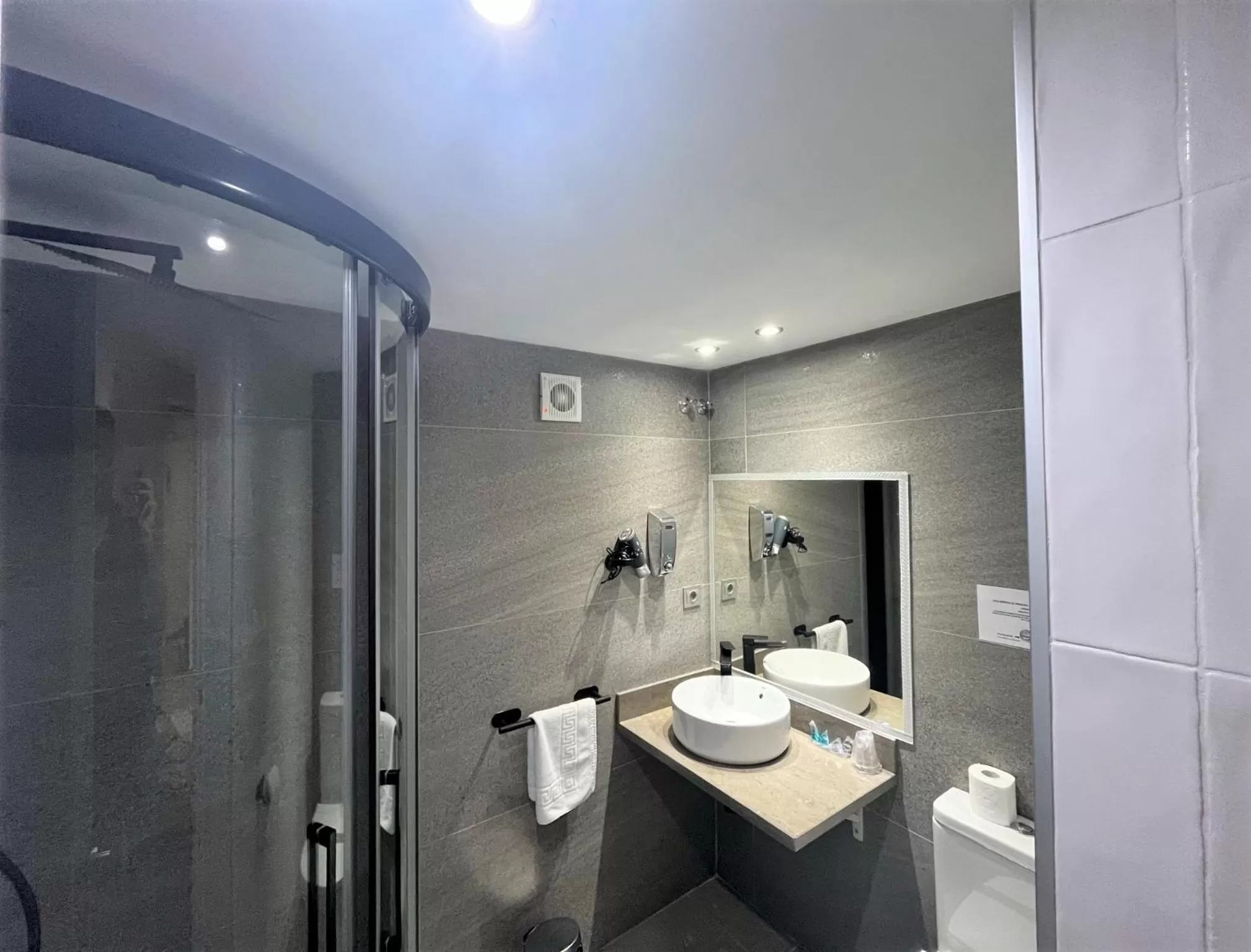 Bathroom in Vitium Córdoba