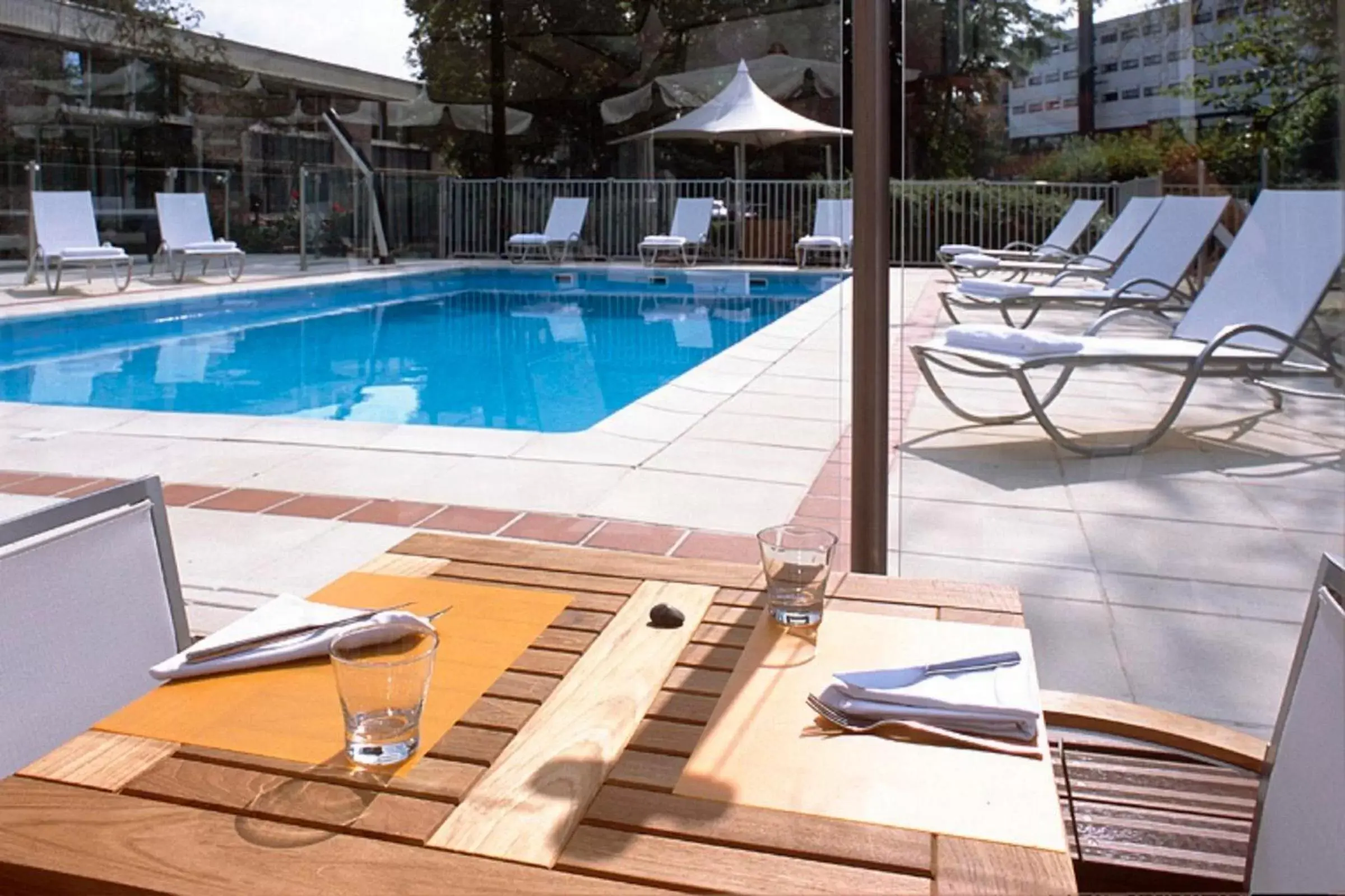 Spring, Swimming Pool in Novotel Evry Courcouronnes