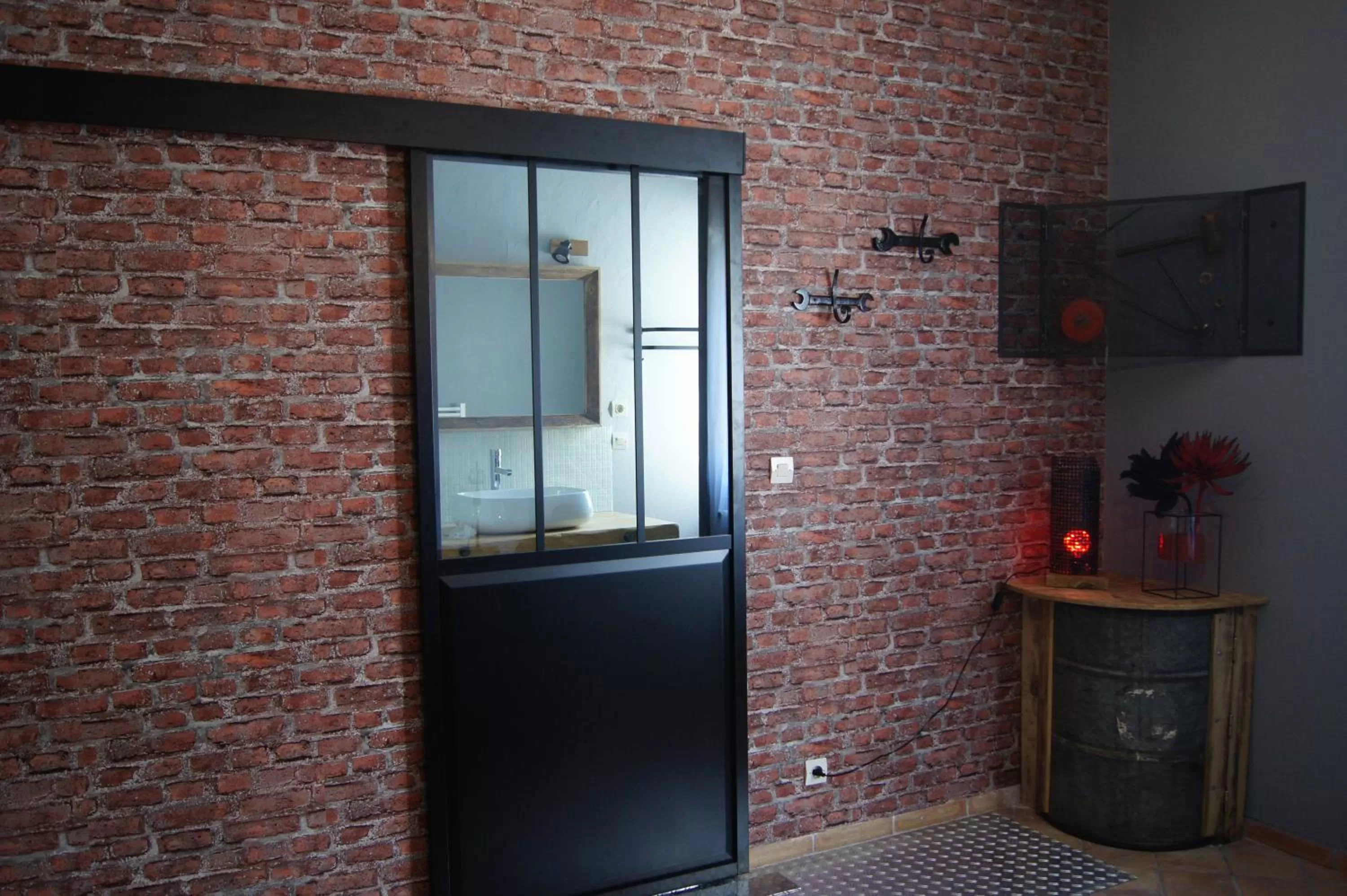 Bathroom in L’Antre d’Eux