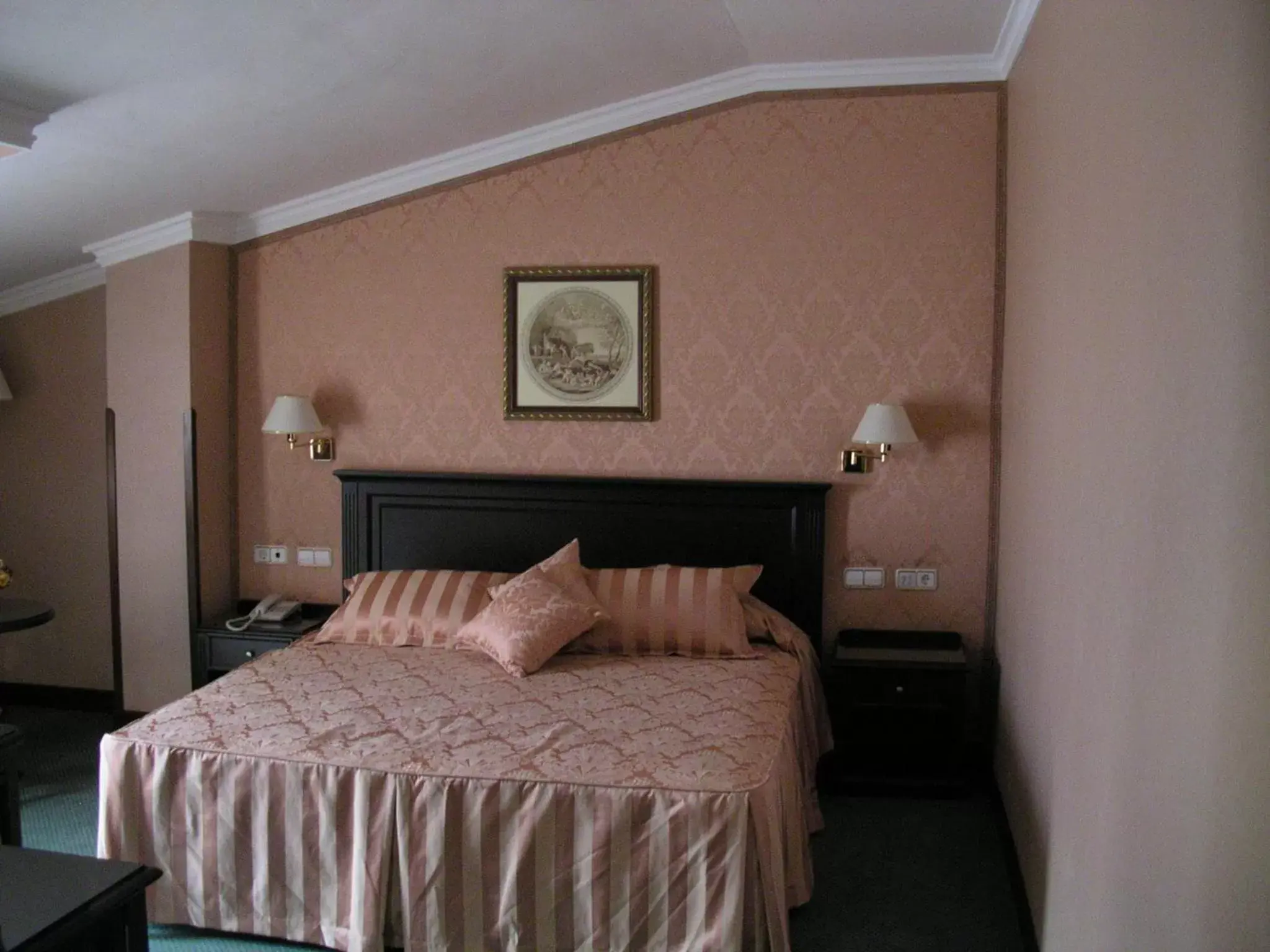Photo of the whole room, Bed in Santiago