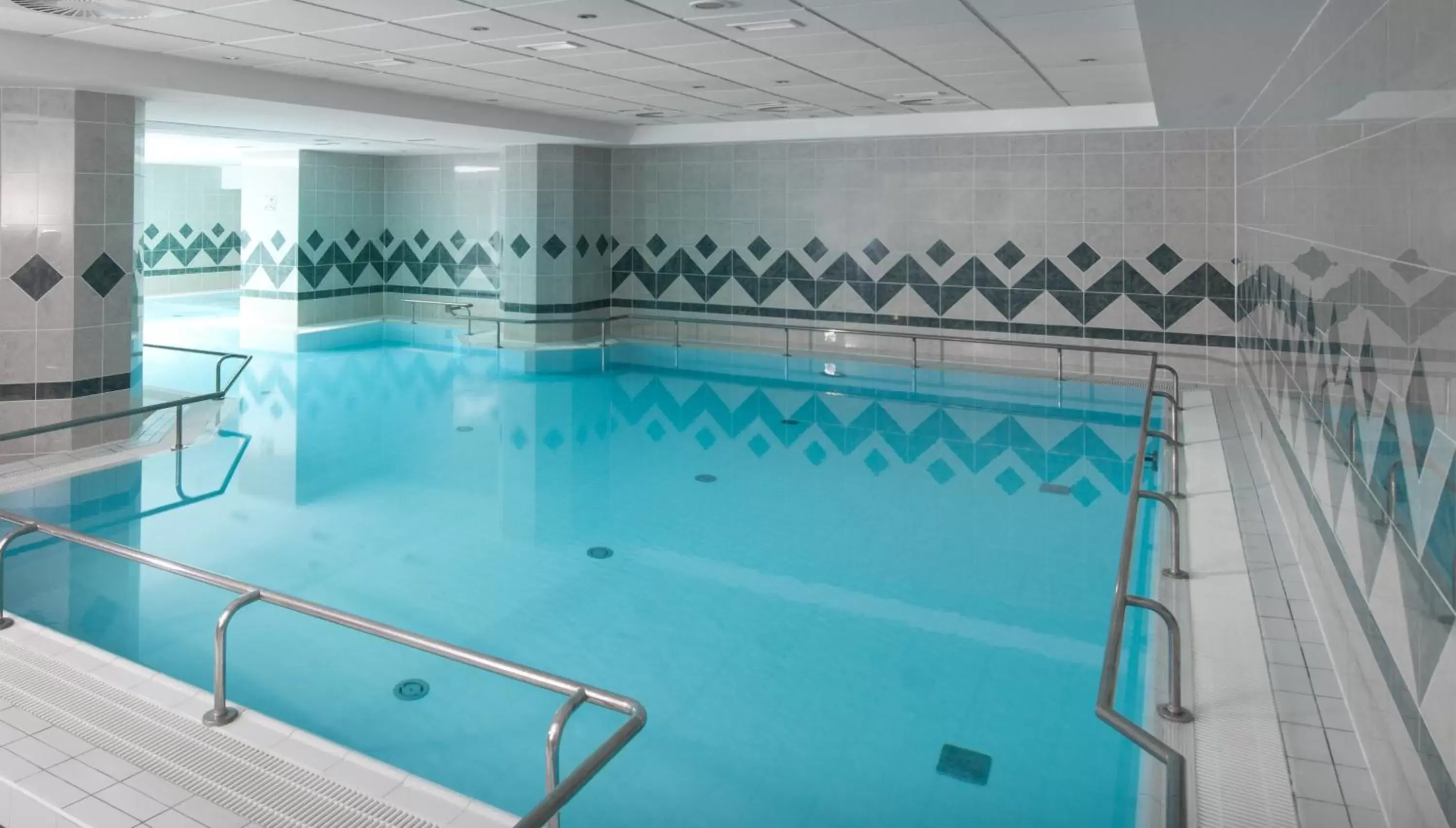 Swimming Pool in Hotel Radium Palace