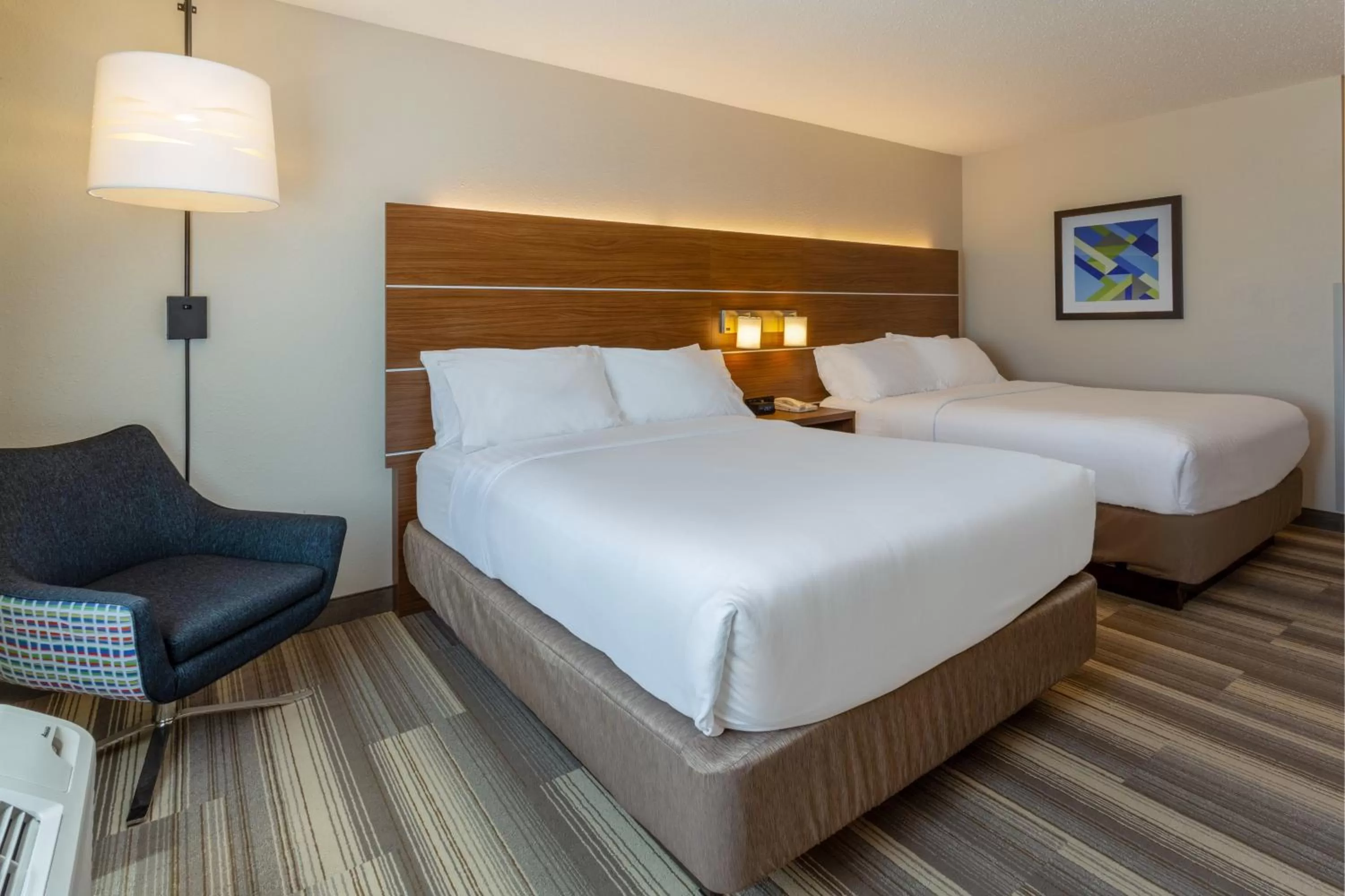 Photo of the whole room, Bed in Holiday Inn Express & Suites Vandalia by IHG