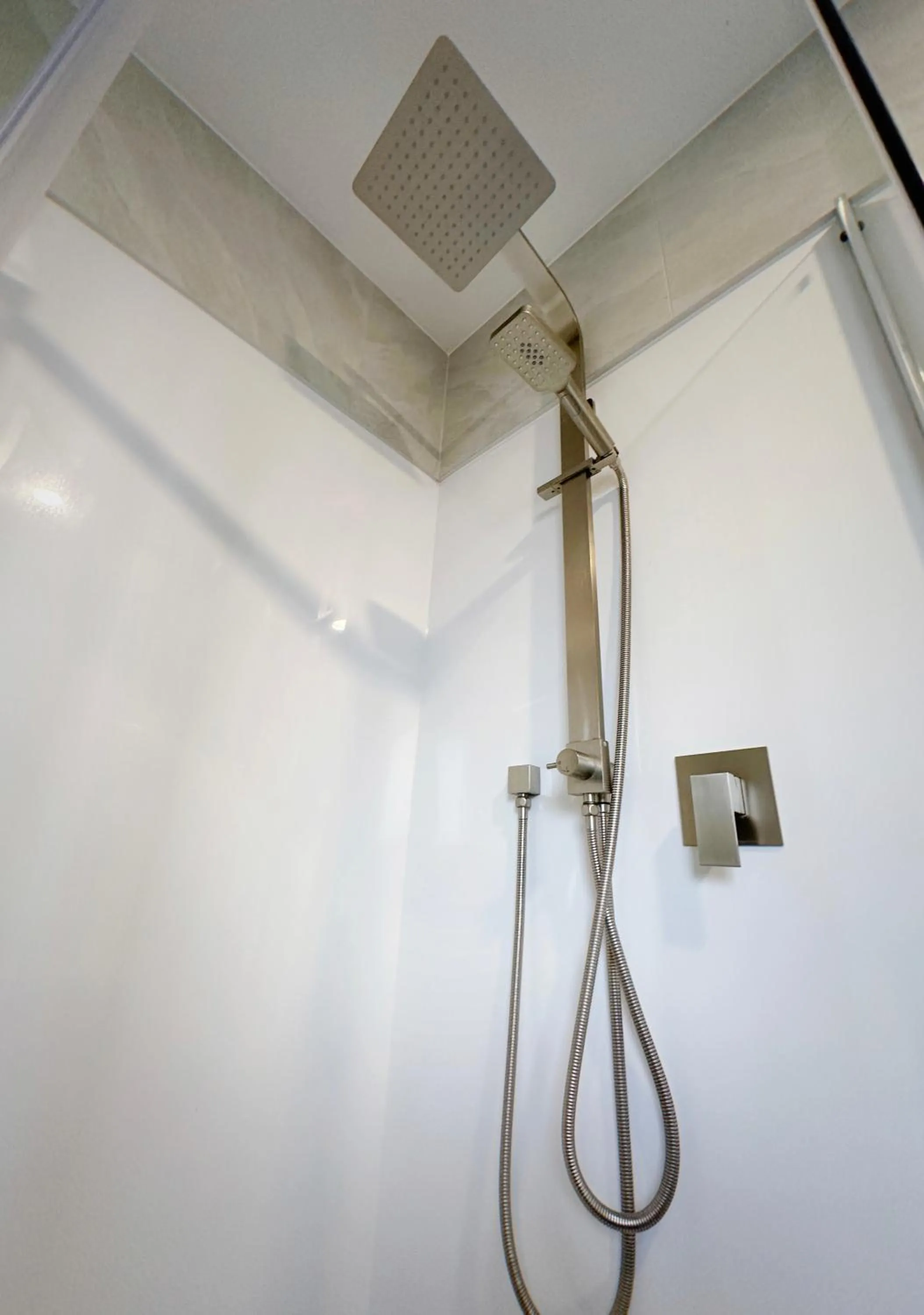 Shower in Brylin Motel