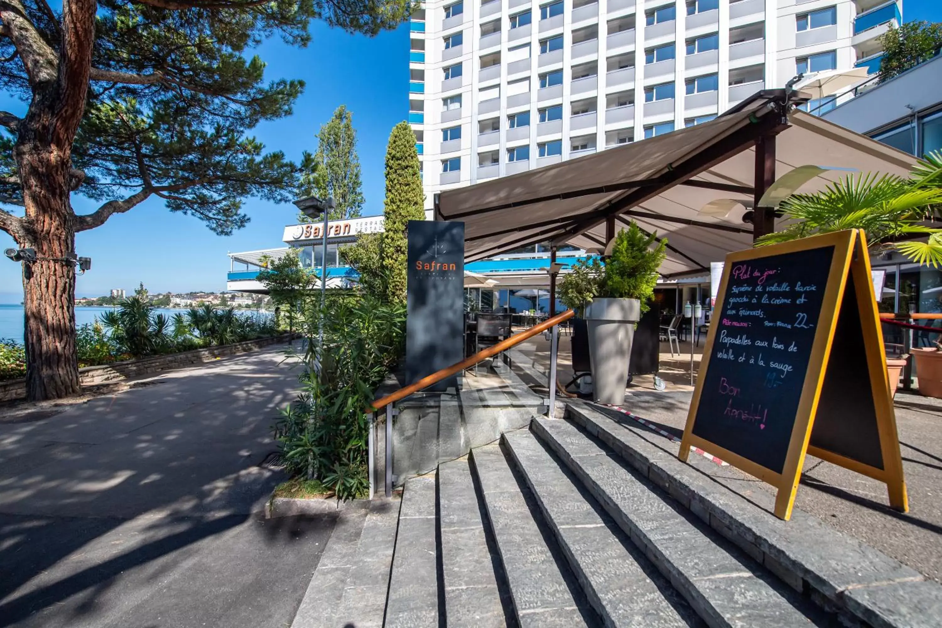 Restaurant/places to eat in Eurotel Montreux