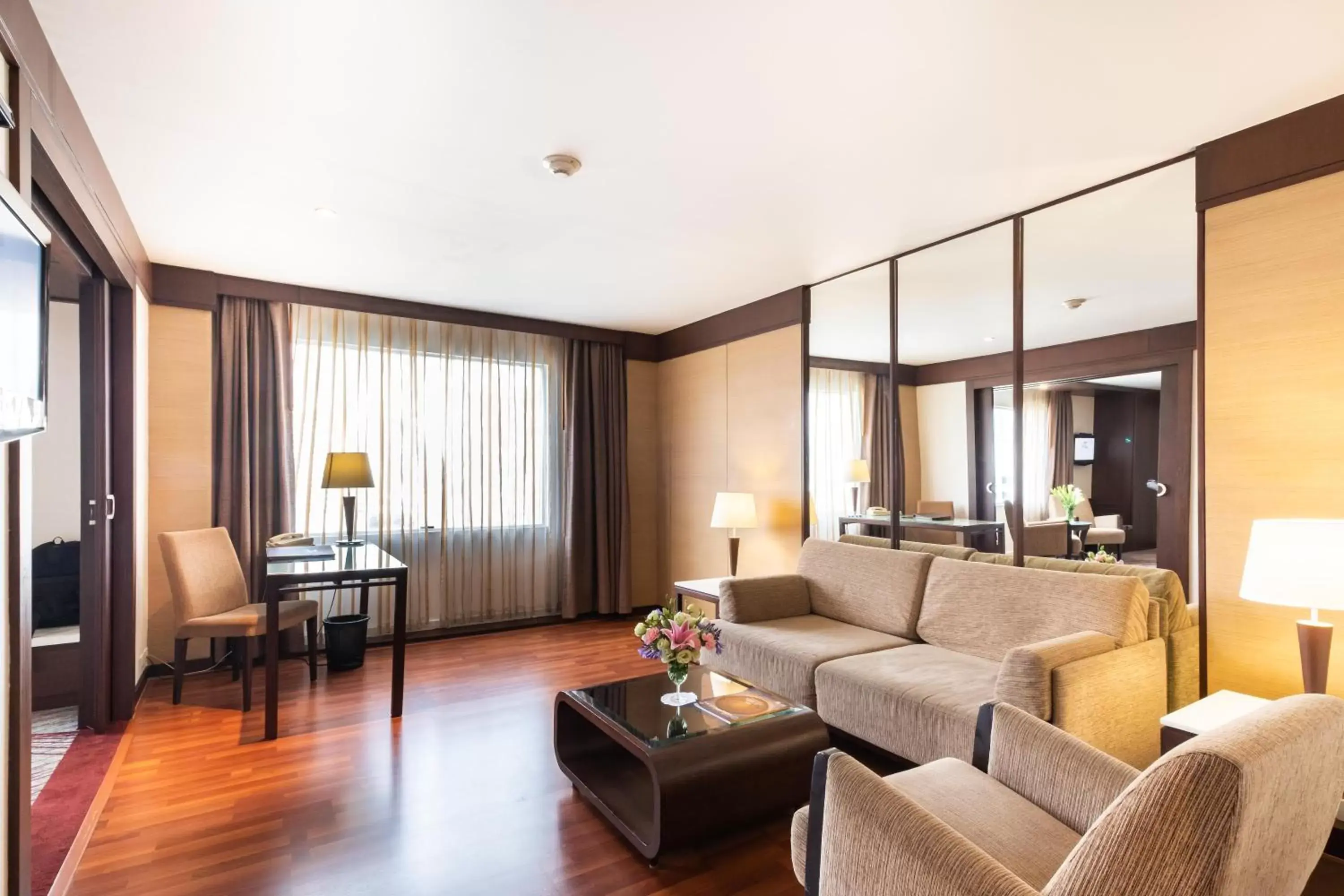 Living room, Seating Area in Zenith Sukhumvit Hotel - SHA Extra Plus
