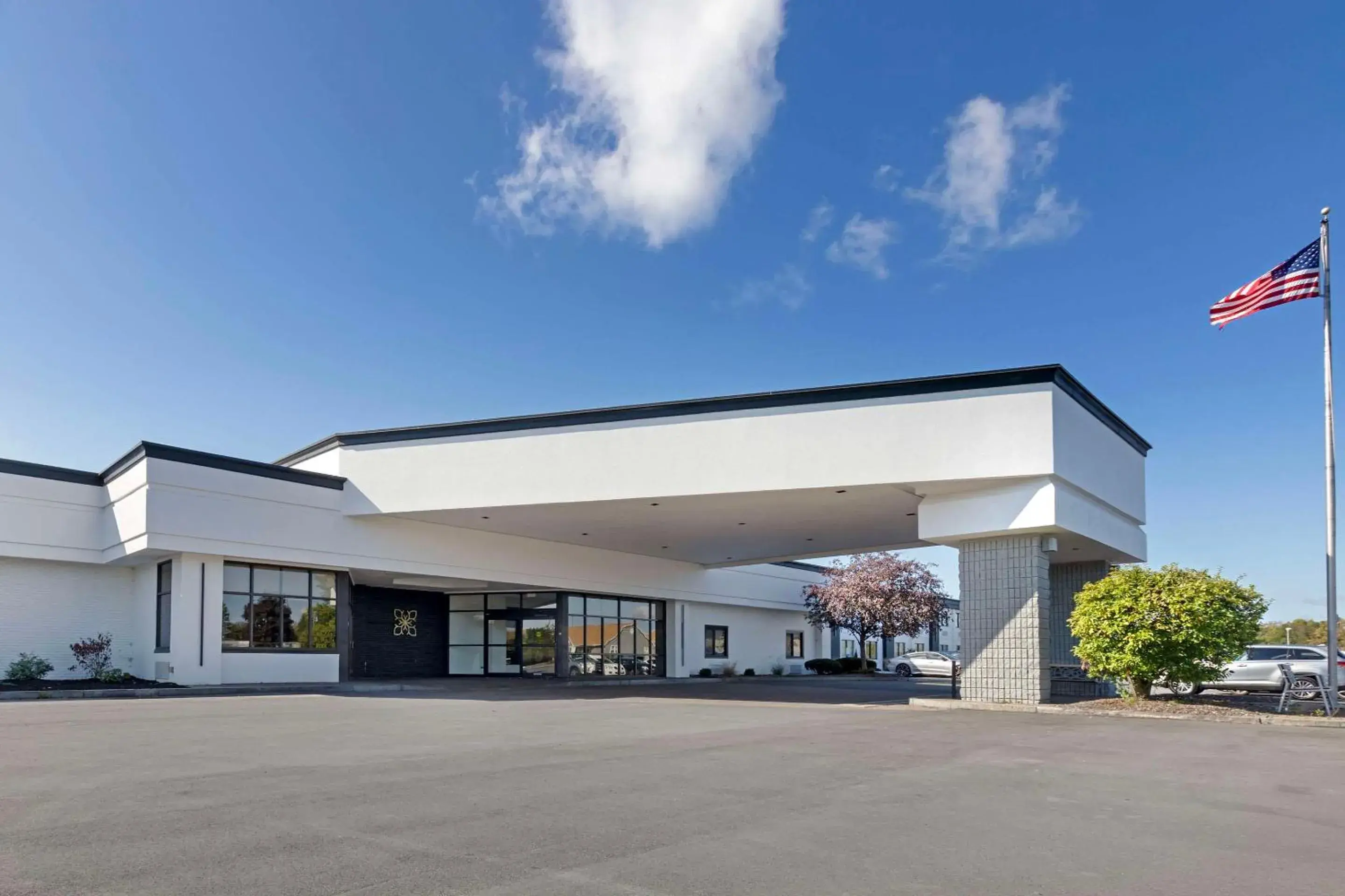 Property Building in Quality Inn near Finger Lakes and Seneca Falls