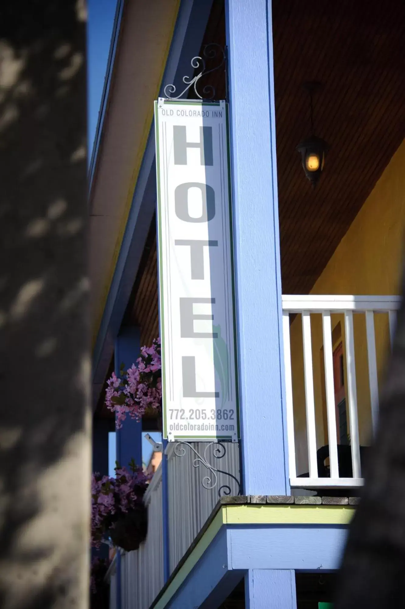 Property building in Old Colorado Inn