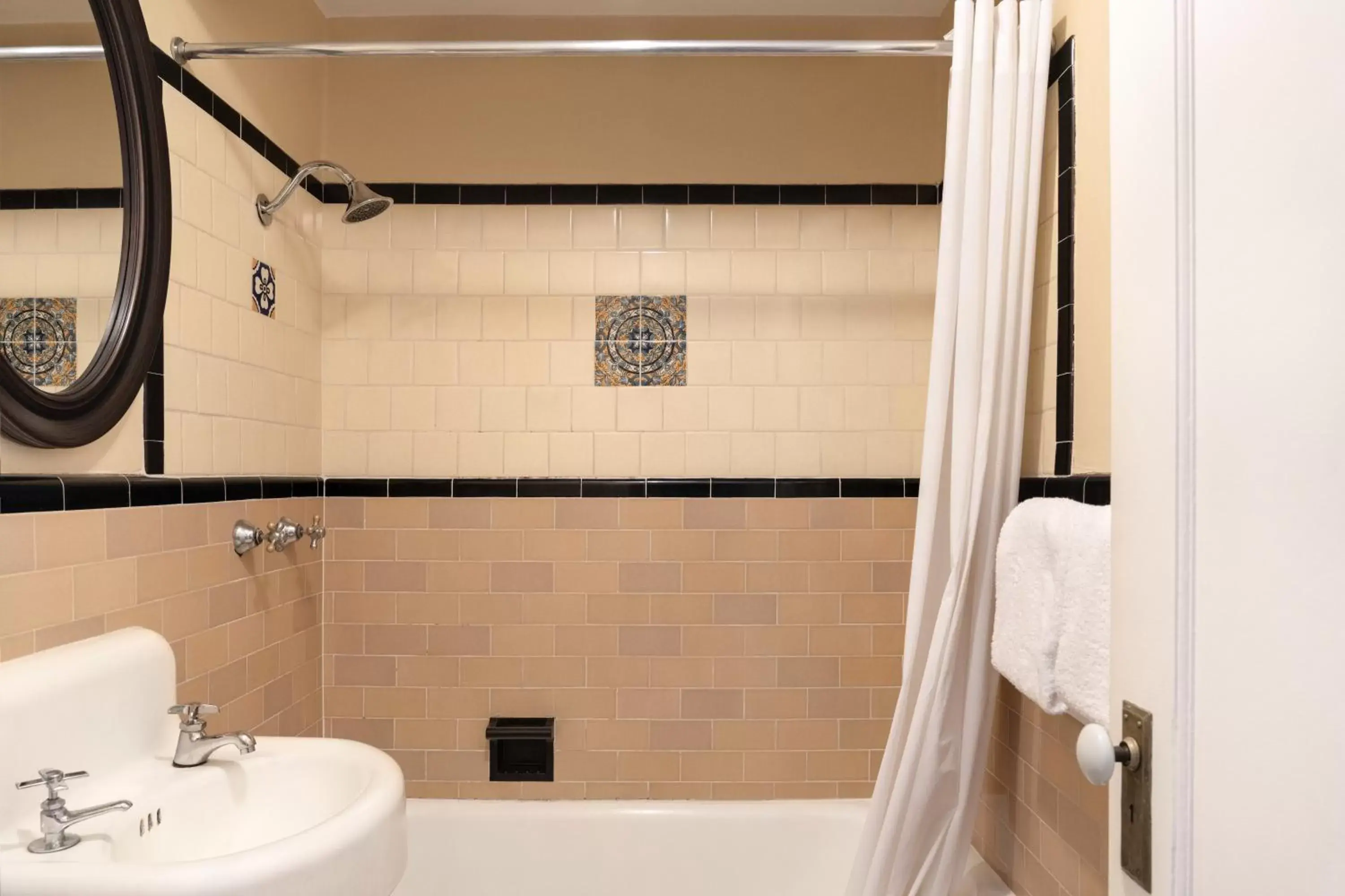 Bathroom in Historic Sonora Inn