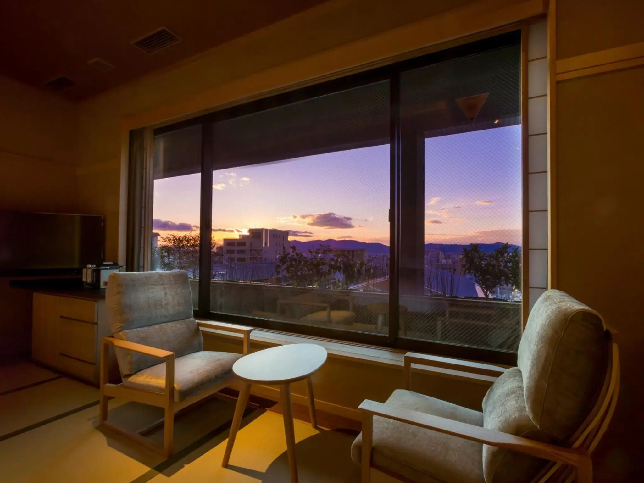 Photo of the whole room, Seating Area in Saka Hotel Kyoto