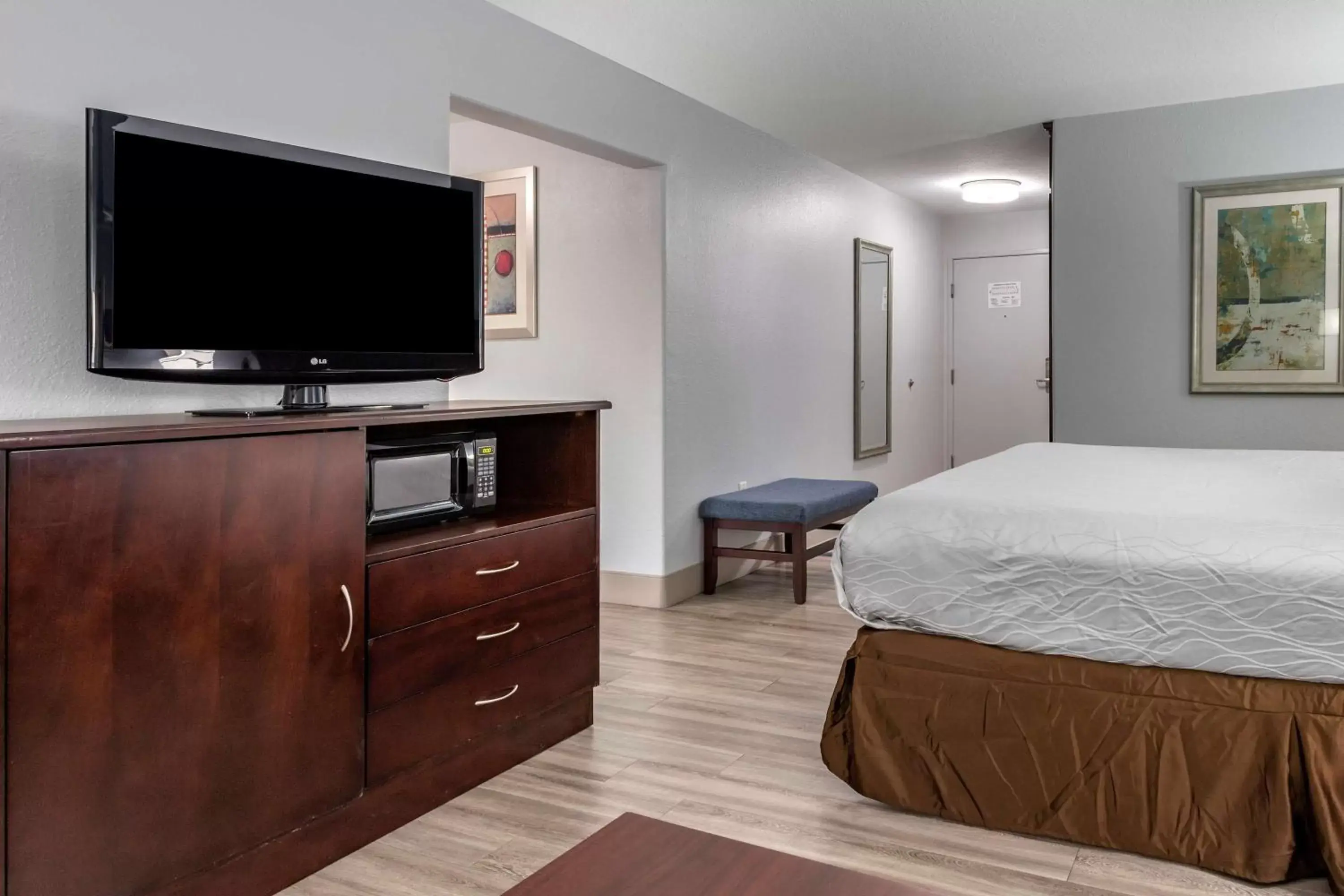 TV and multimedia, TV/Entertainment Center in Best Western Plus Orange County
