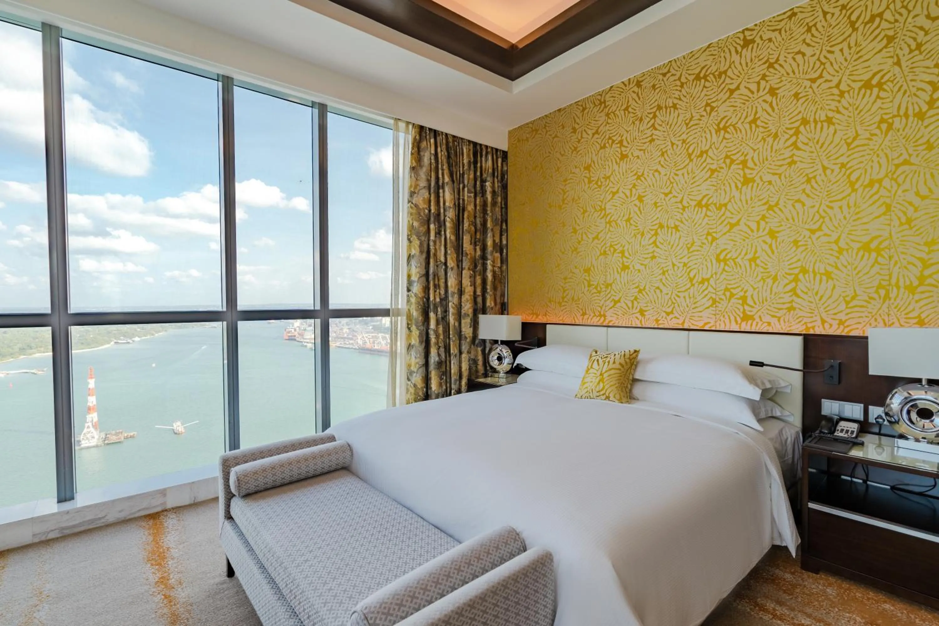 Bedroom, Bed in Johari Rotana