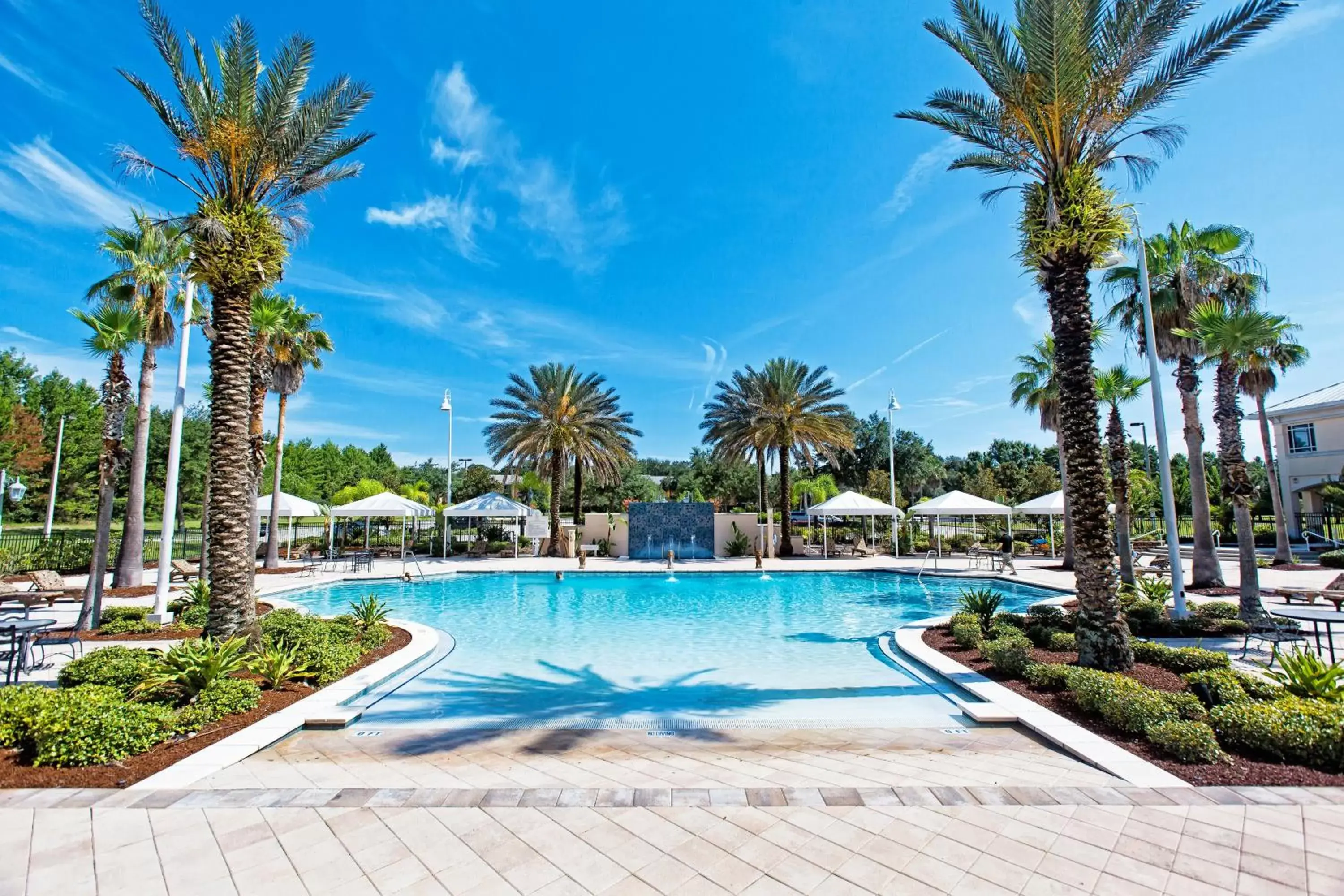 Swimming Pool in Monumental Hotel Orlando