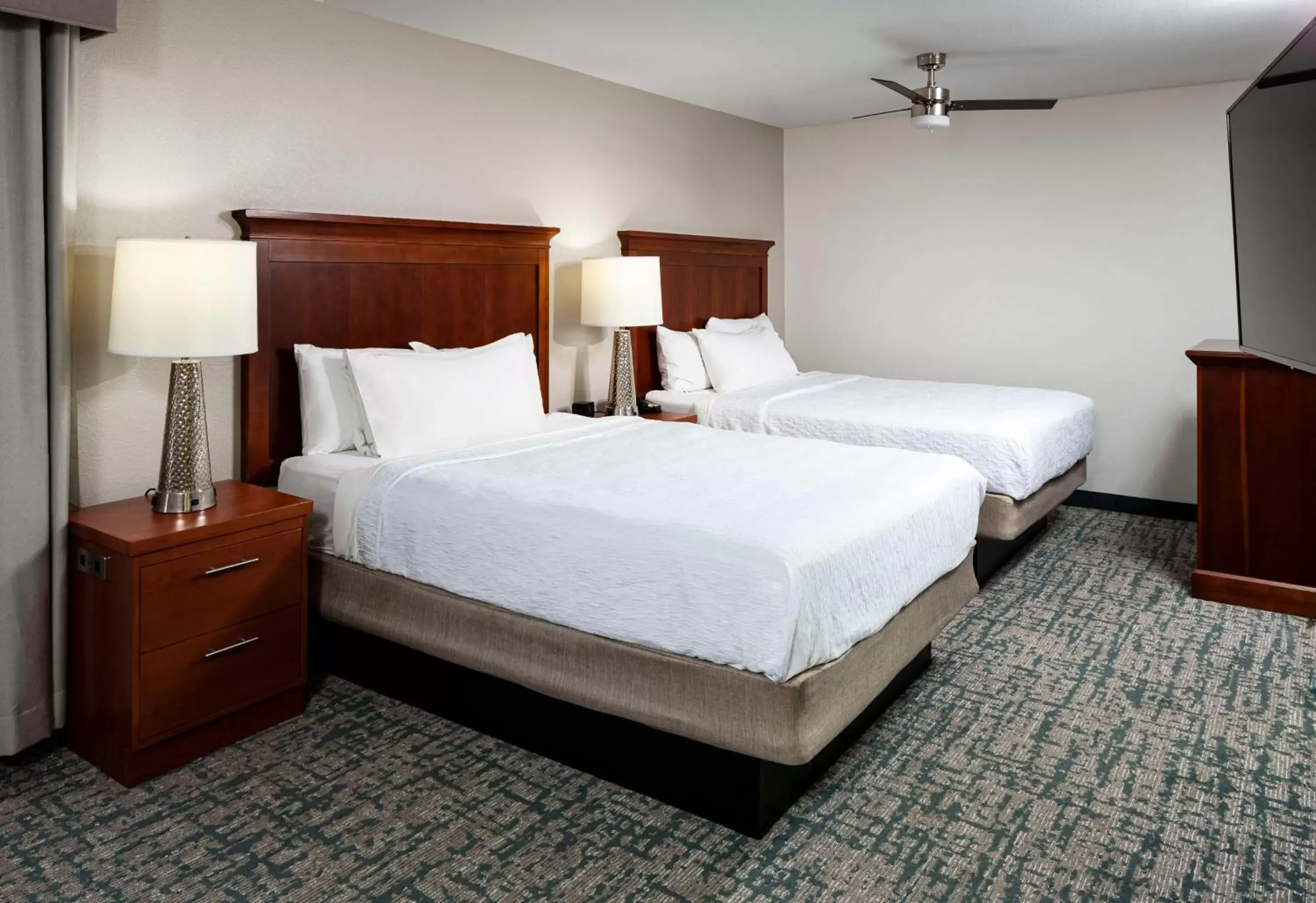 Bed in Homewood Suites by Hilton Jacksonville-South/St. Johns Ctr.