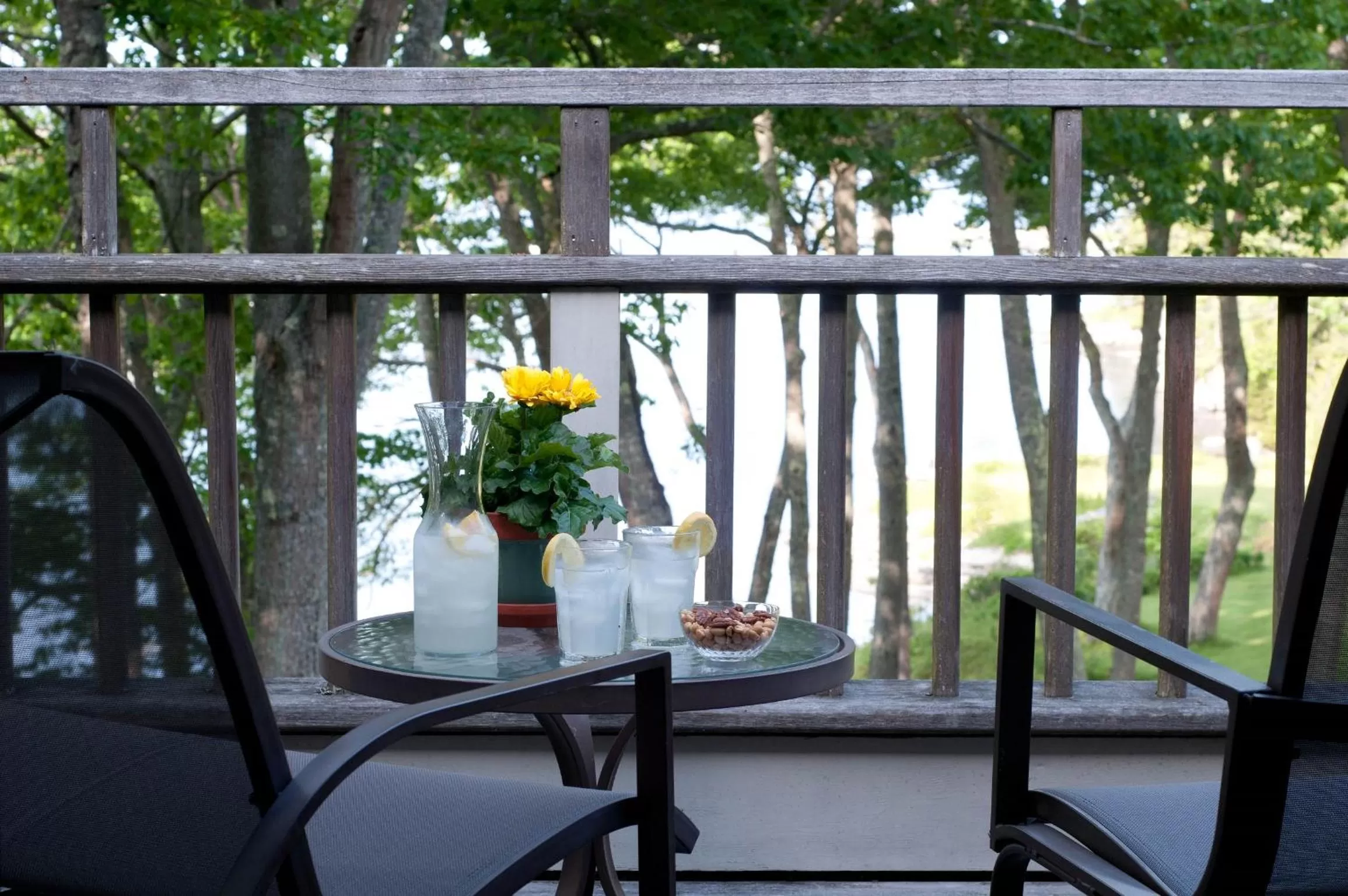 Deluxe Double Room with Balcony and Sea View in Coveside Bed & Breakfast