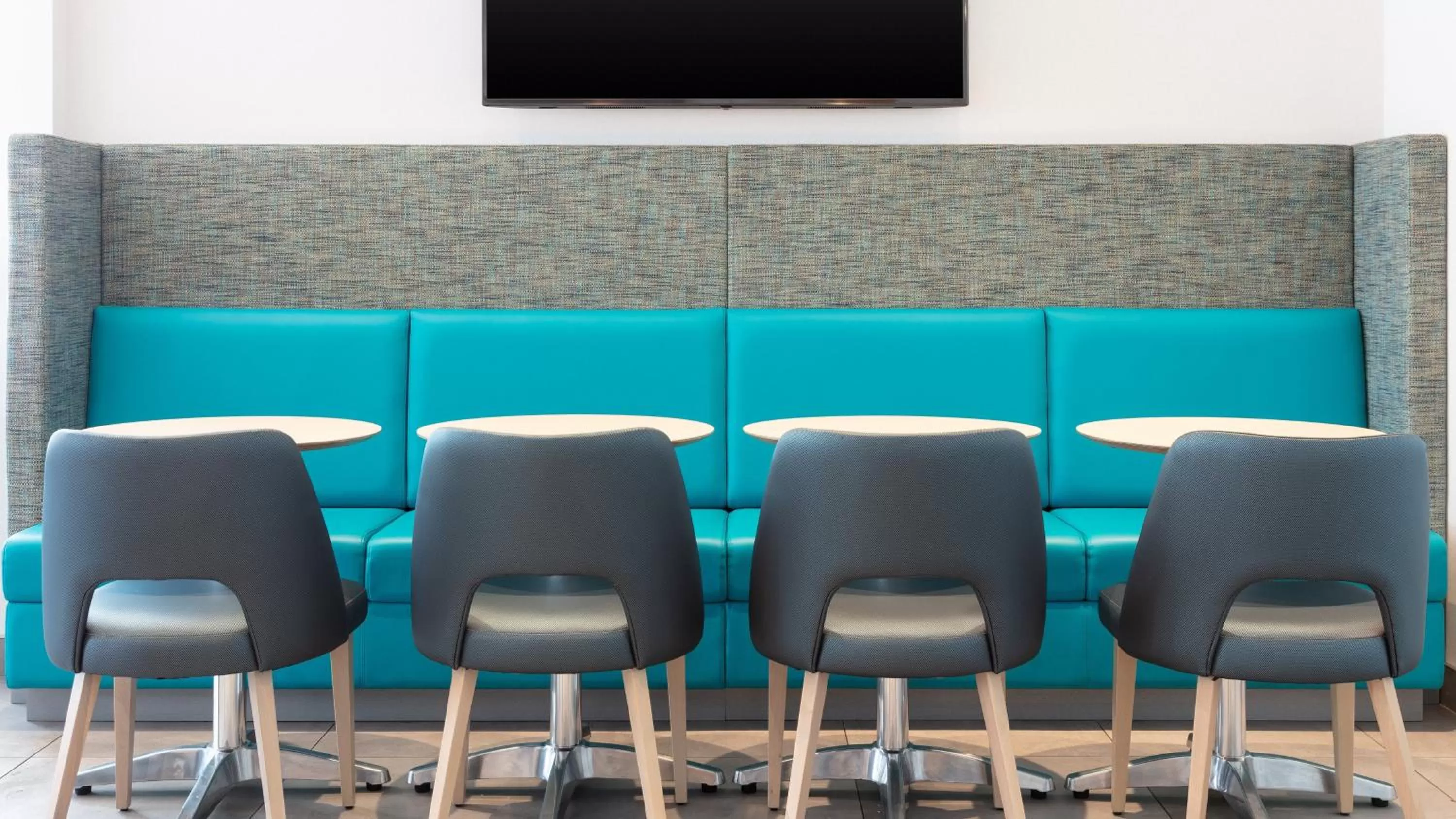 Breakfast in Holiday Inn Express Quebec City-Sainte Foy by IHG