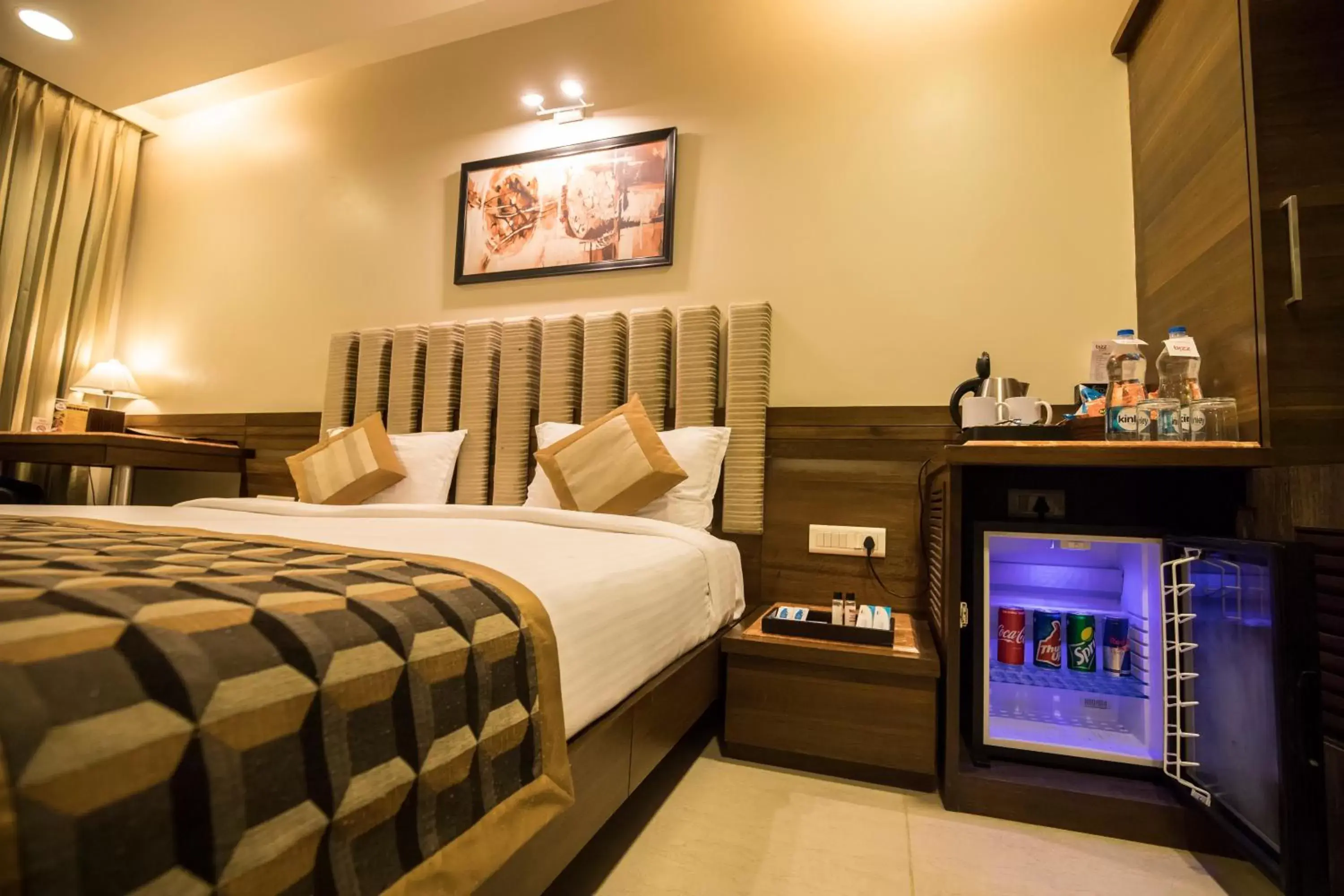 minibar, Bed in Bizz The Hotel minibar, Bed in Bizz The Hotel