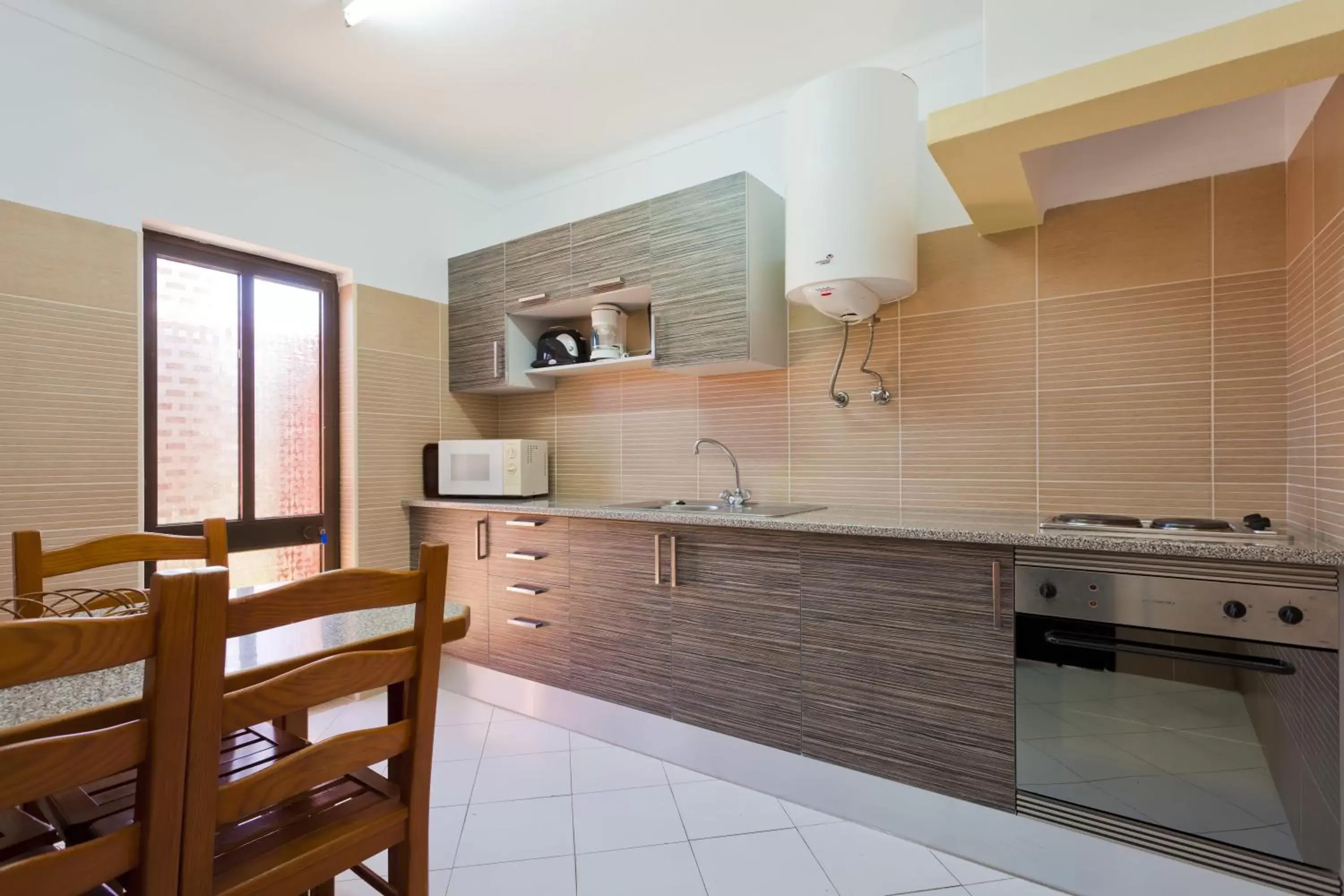 Kitchen or kitchenette, Kitchen/Kitchenette in Colina Village