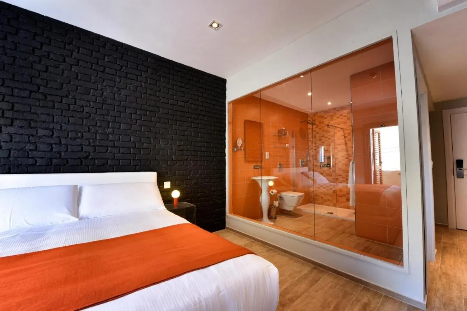 Shower, Bed in Quaint Boutique Hotel Sannat