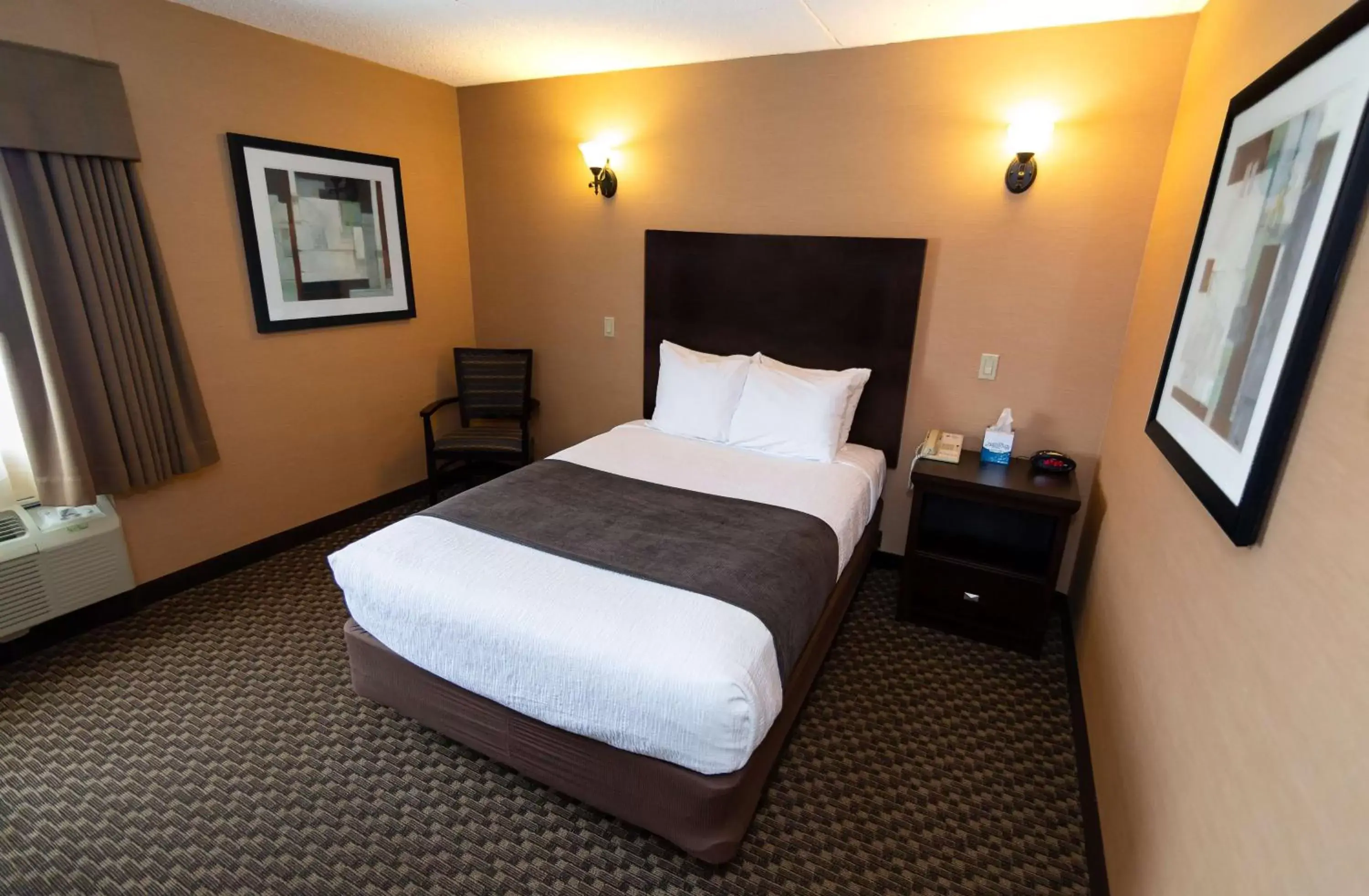 Photo of the whole room, Bed in Best Western Plus Dryden Hotel and Conference Centre