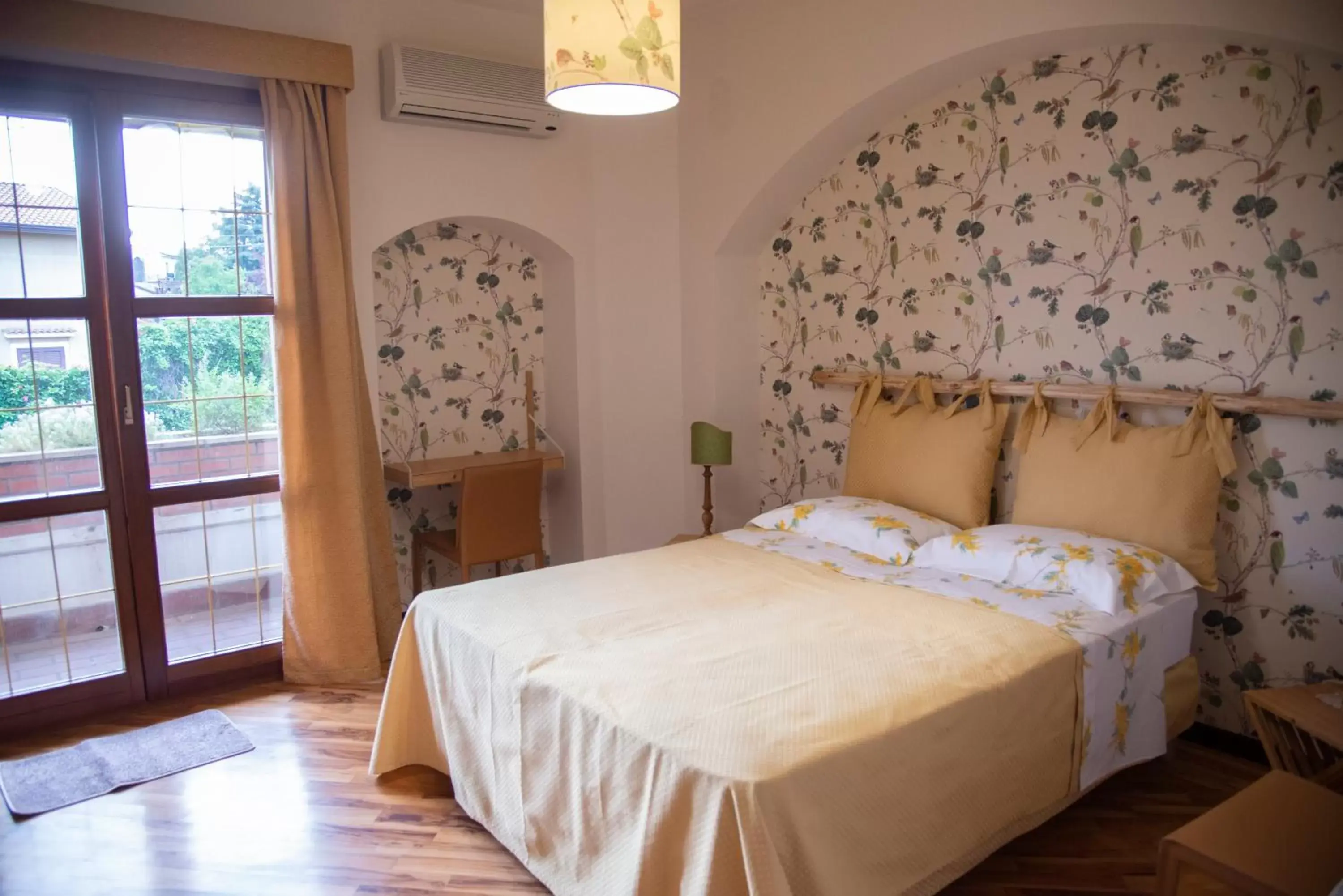 Photo of the whole room, Bed in Boutique Villa Etna d'A'mare