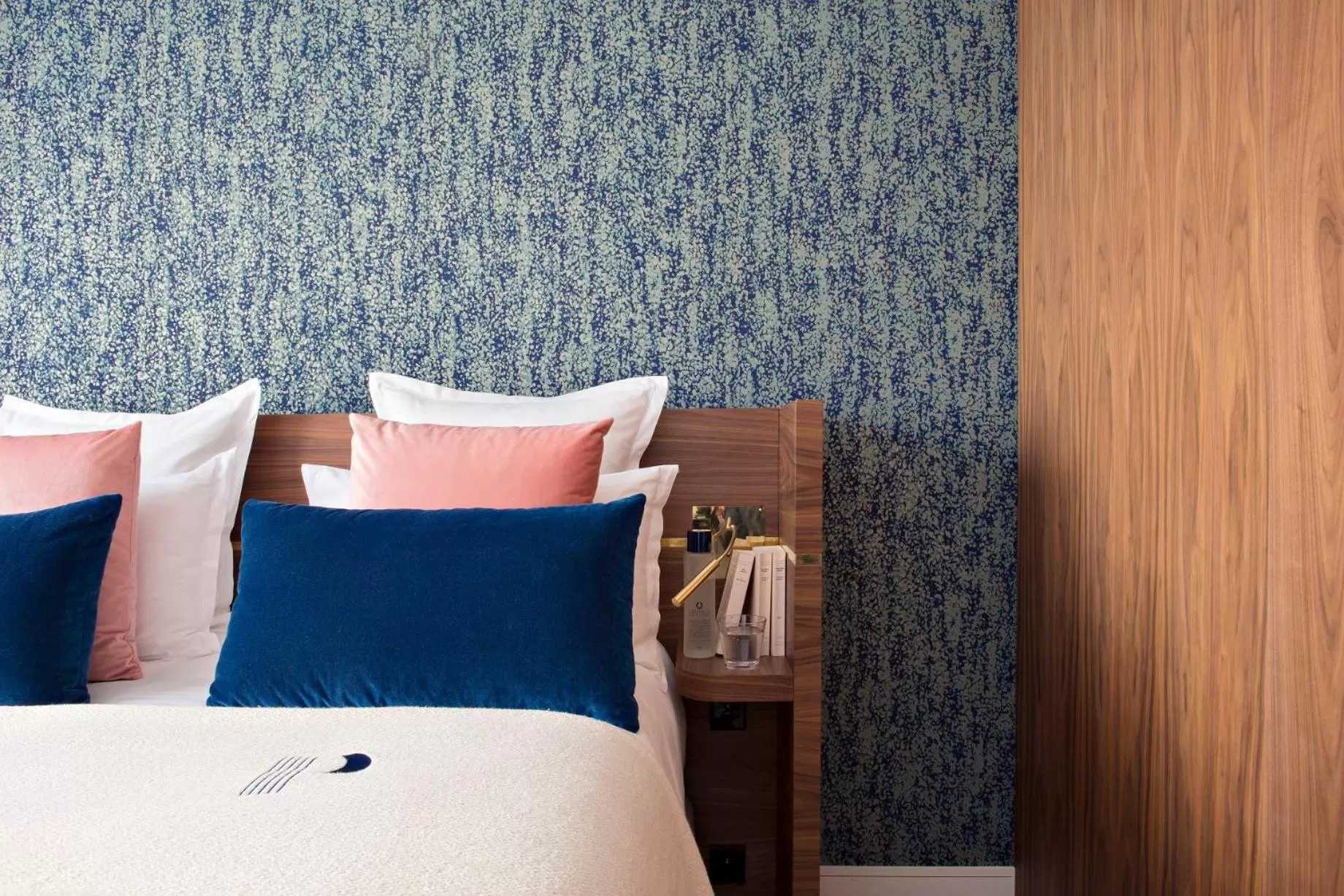 Bed in Hotel Parister Piscine & Spa