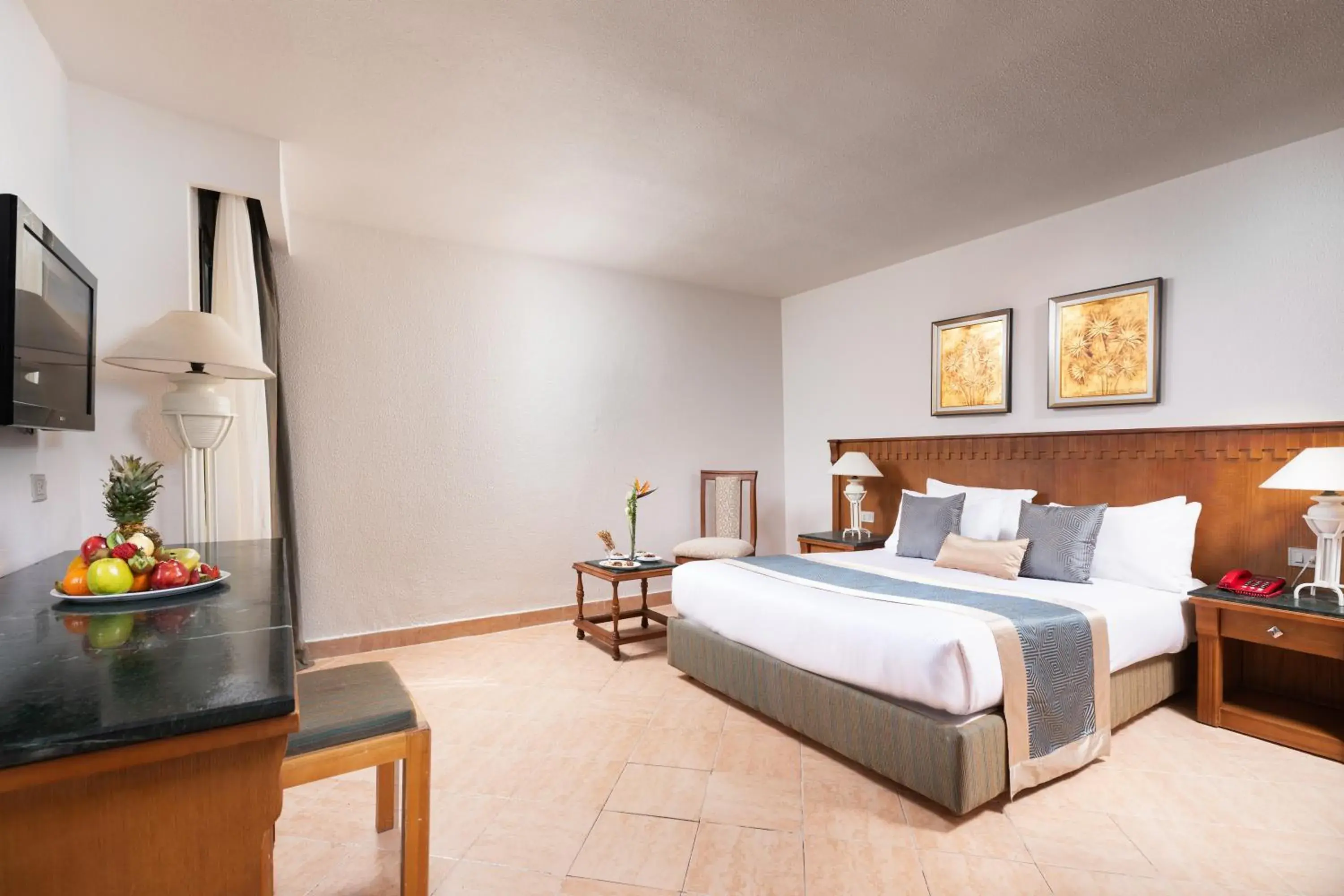 Bedroom, Bed in Albatros Sharm Resort - By Pickalbatros