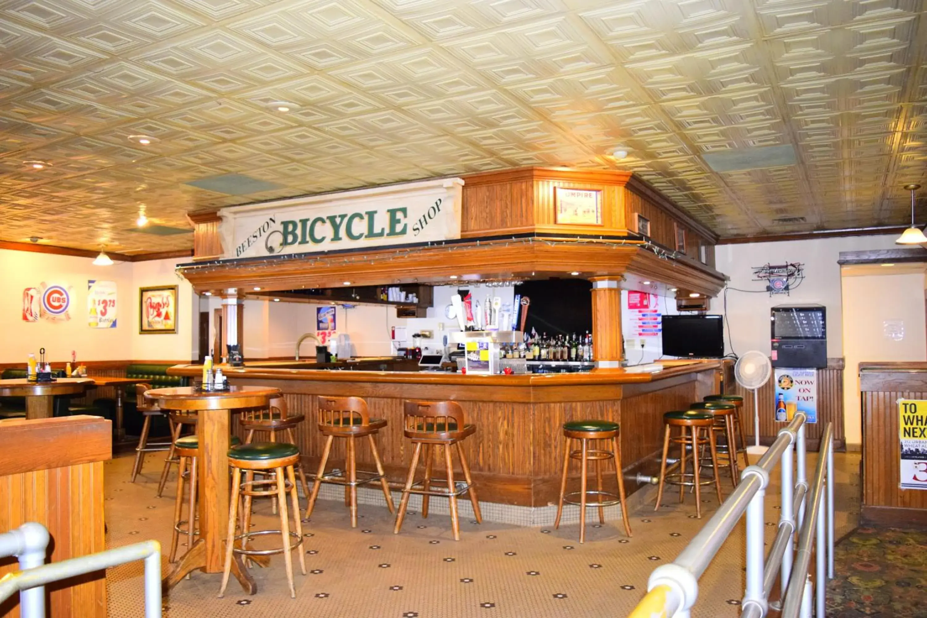 Lounge/Bar in Days Inn by Wyndham Rock Falls