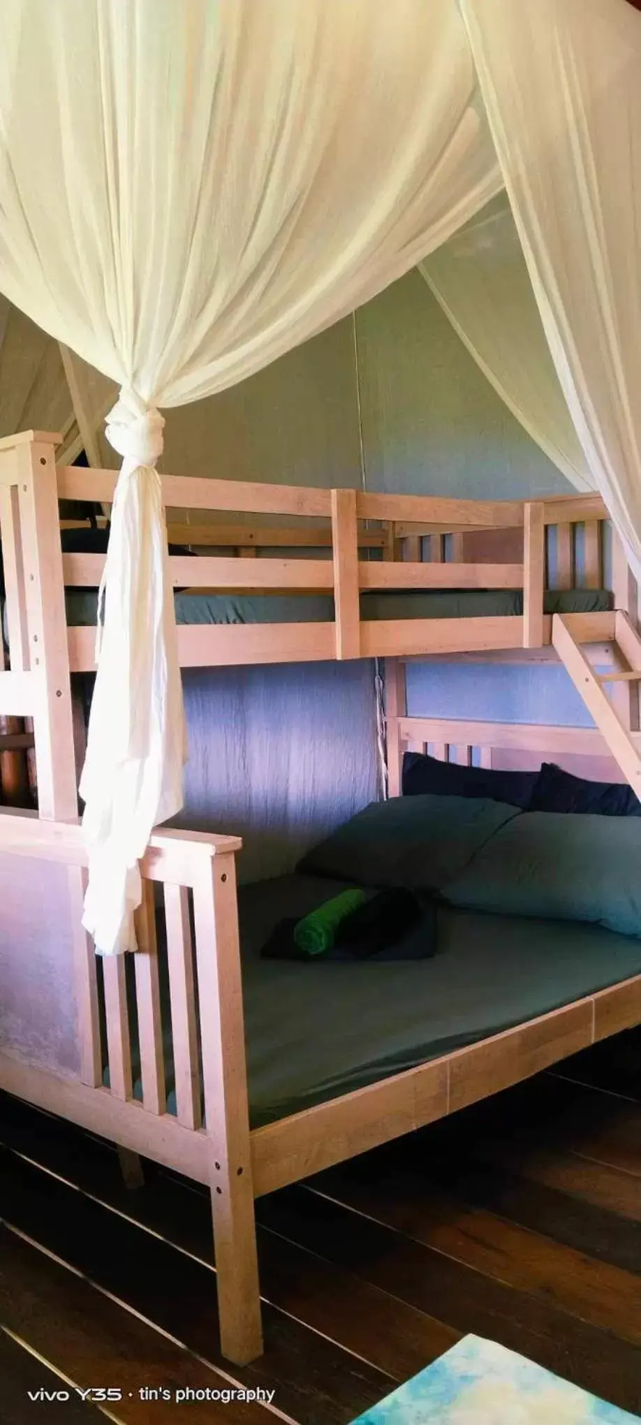 Bunk Bed in Sanctuaria Treehouses Busuanga