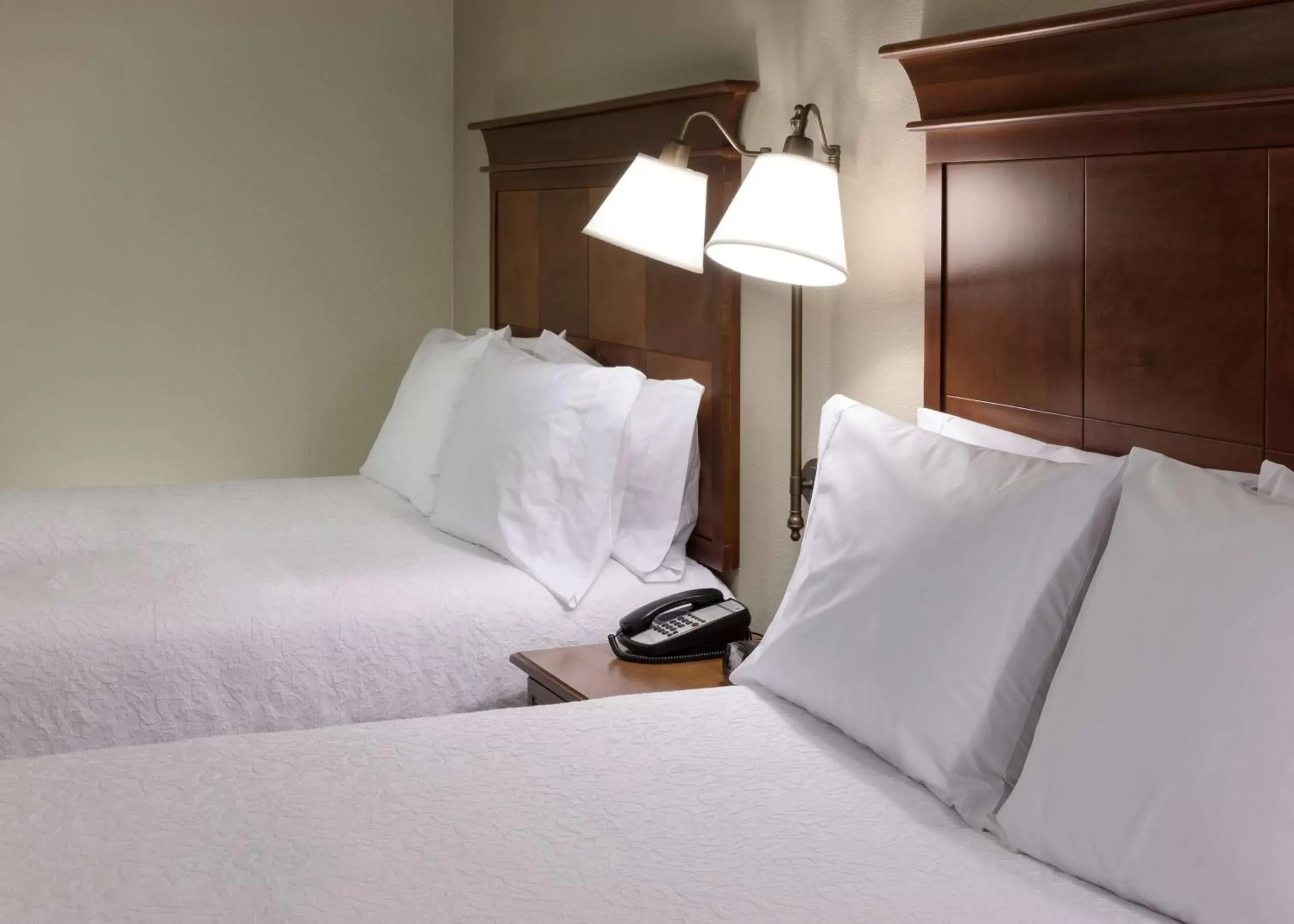 Bed in Hampton Inn & Suites Colorado Springs/I-25 South