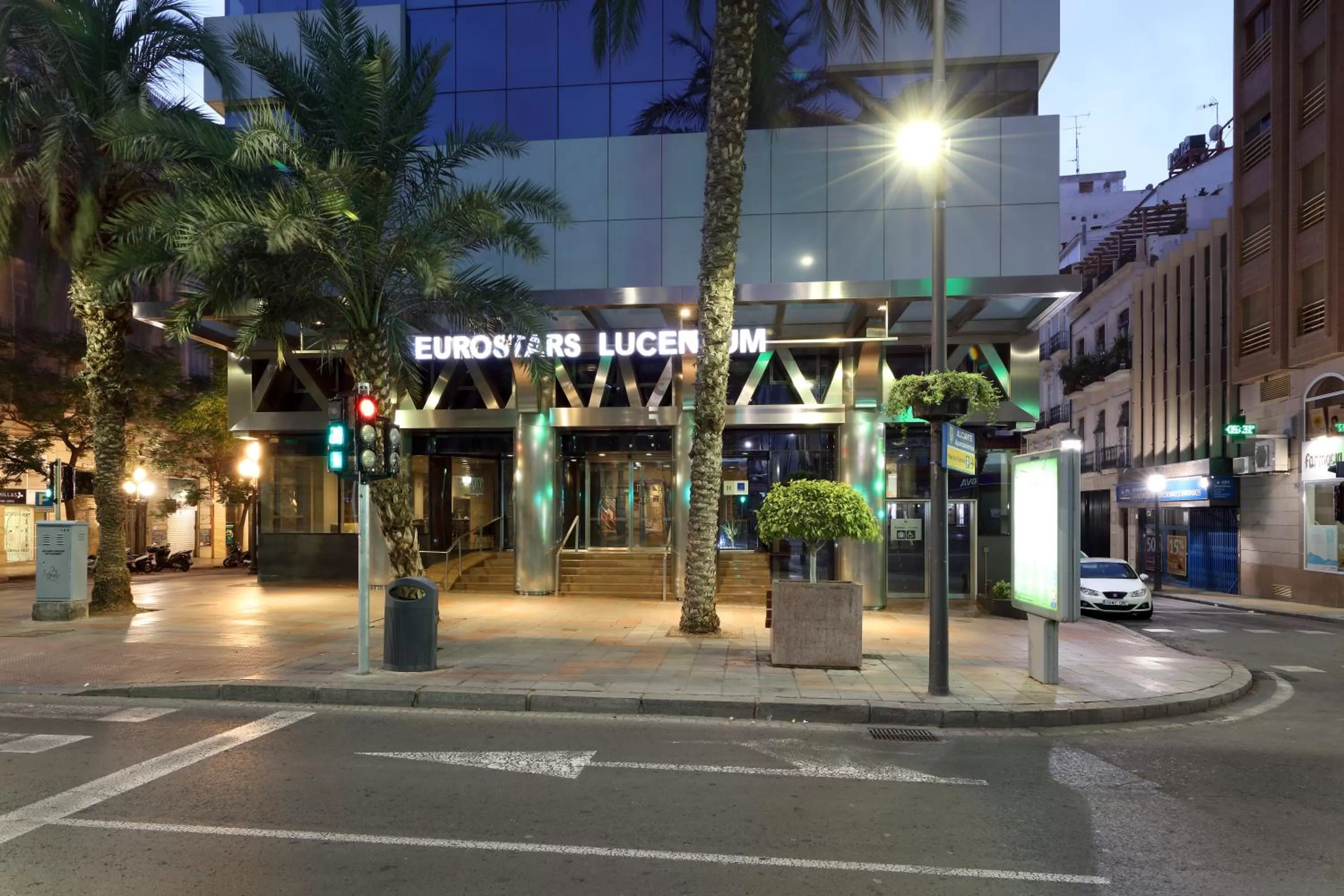 Facade/entrance in Eurostars Lucentum