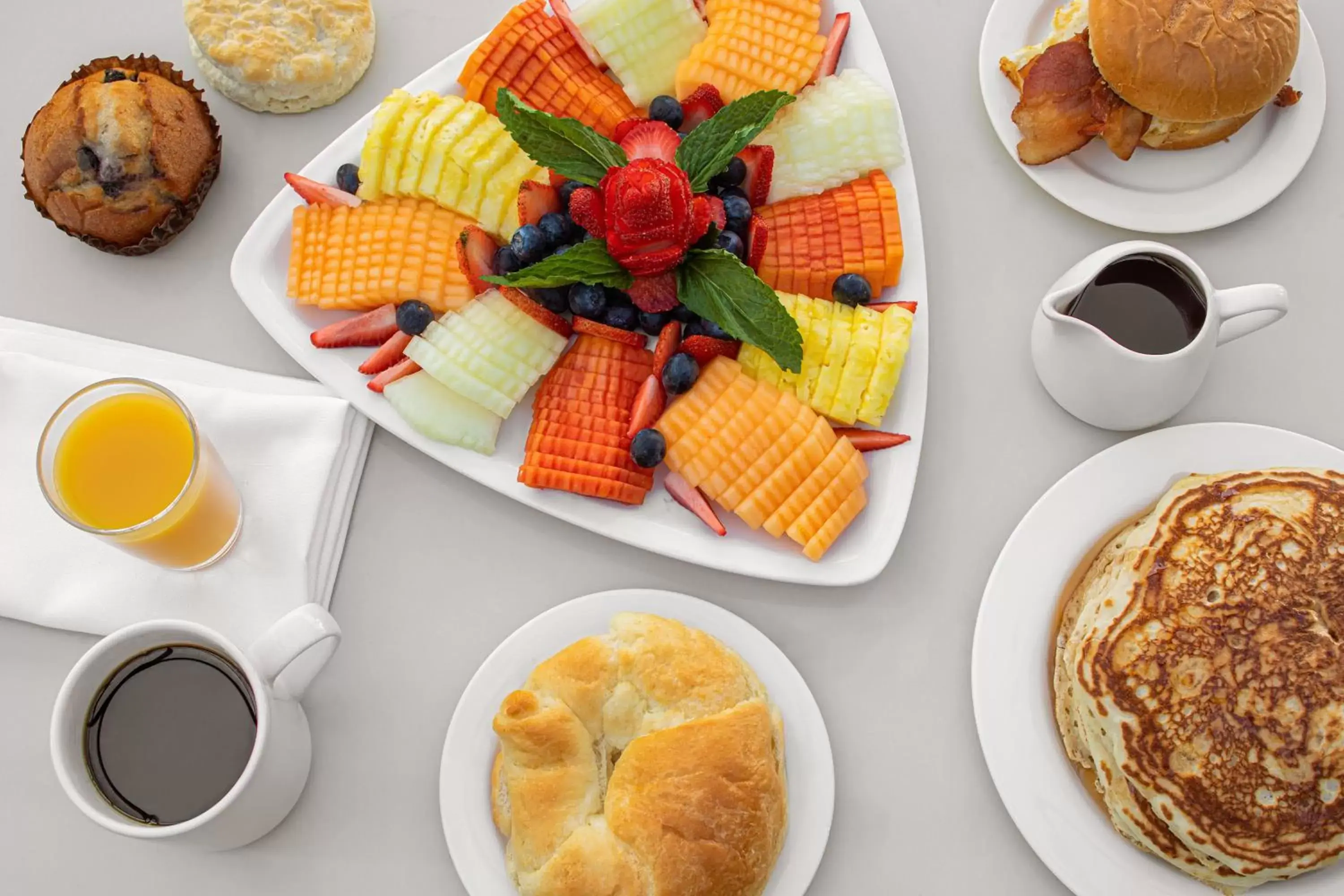Food and drinks, Food in Holiday Inn Hasbrouck Heights-Meadowlands, an IHG Hotel